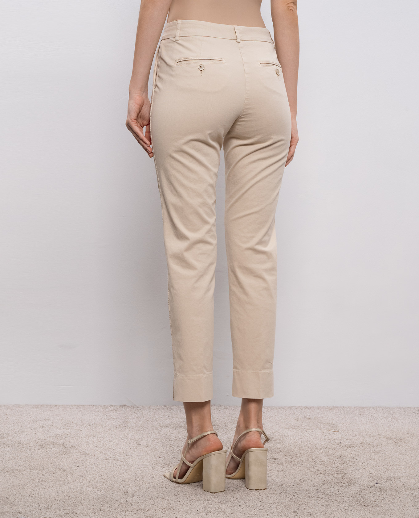 Beige pants with a patch Peserico
Beige pants with a patch Peserico