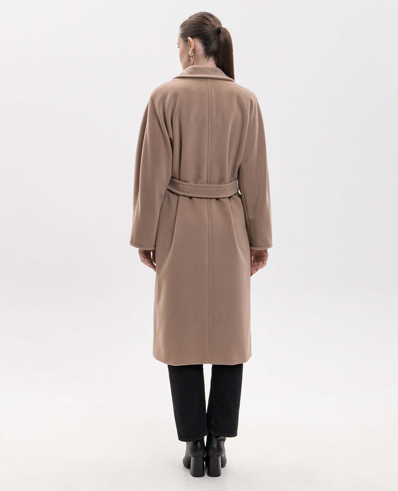Beige double-breasted coat MADAME made of wool and cashmere Max Mara
Beige double-breasted coat MADAME made of wool and cashmere Max Mara