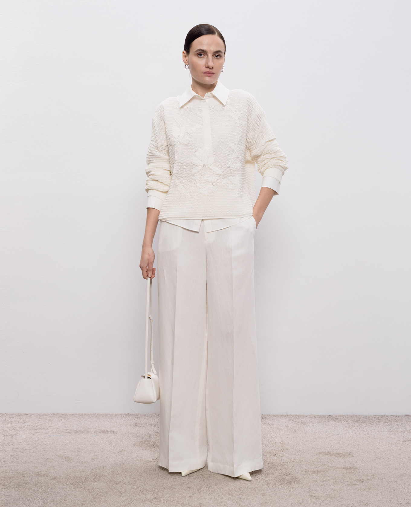 White shirt with logo embroidery Twinset
White shirt with logo embroidery Twinset