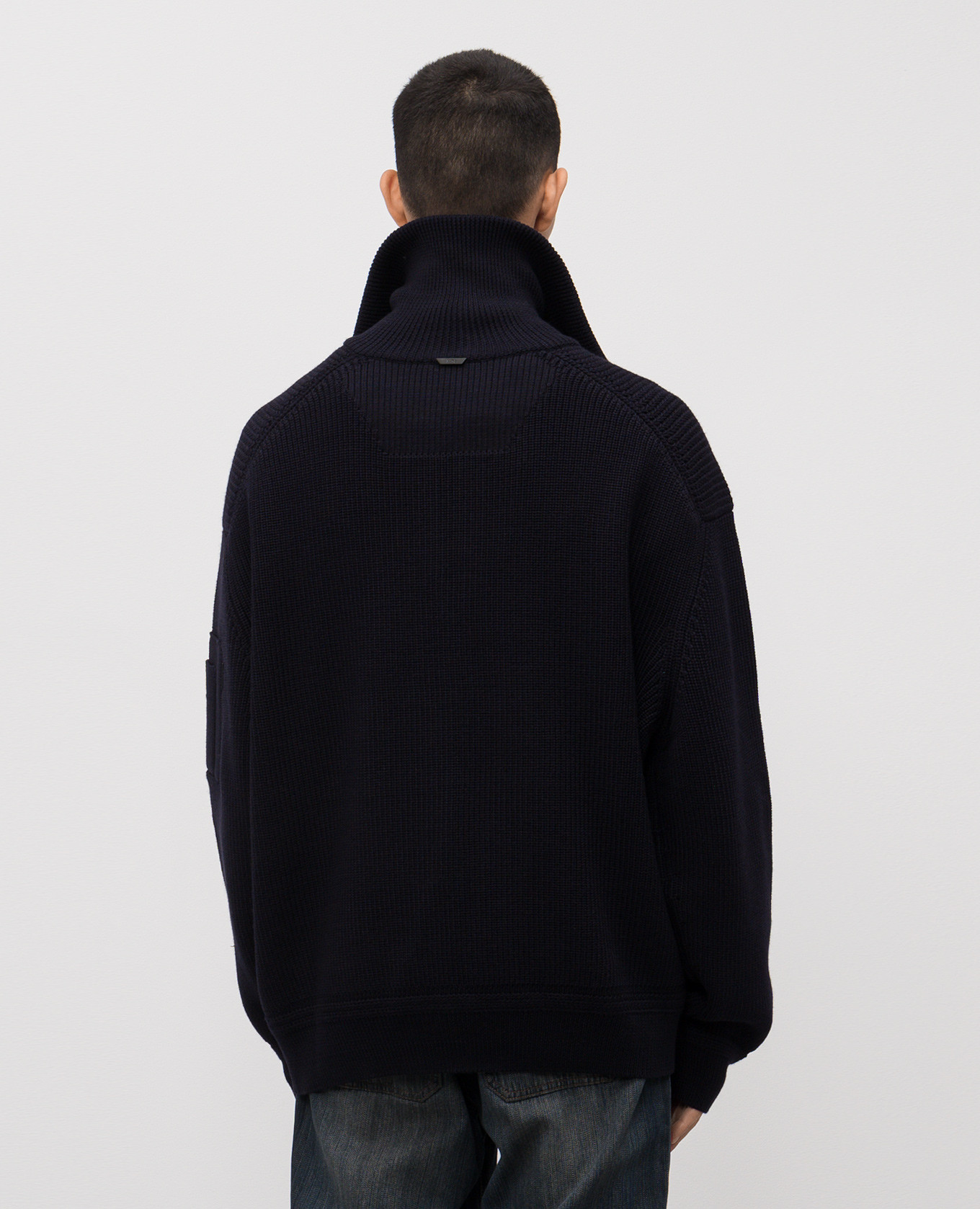 Blue wool sweater with logo Juun.j
Blue wool sweater with logo Juun.j