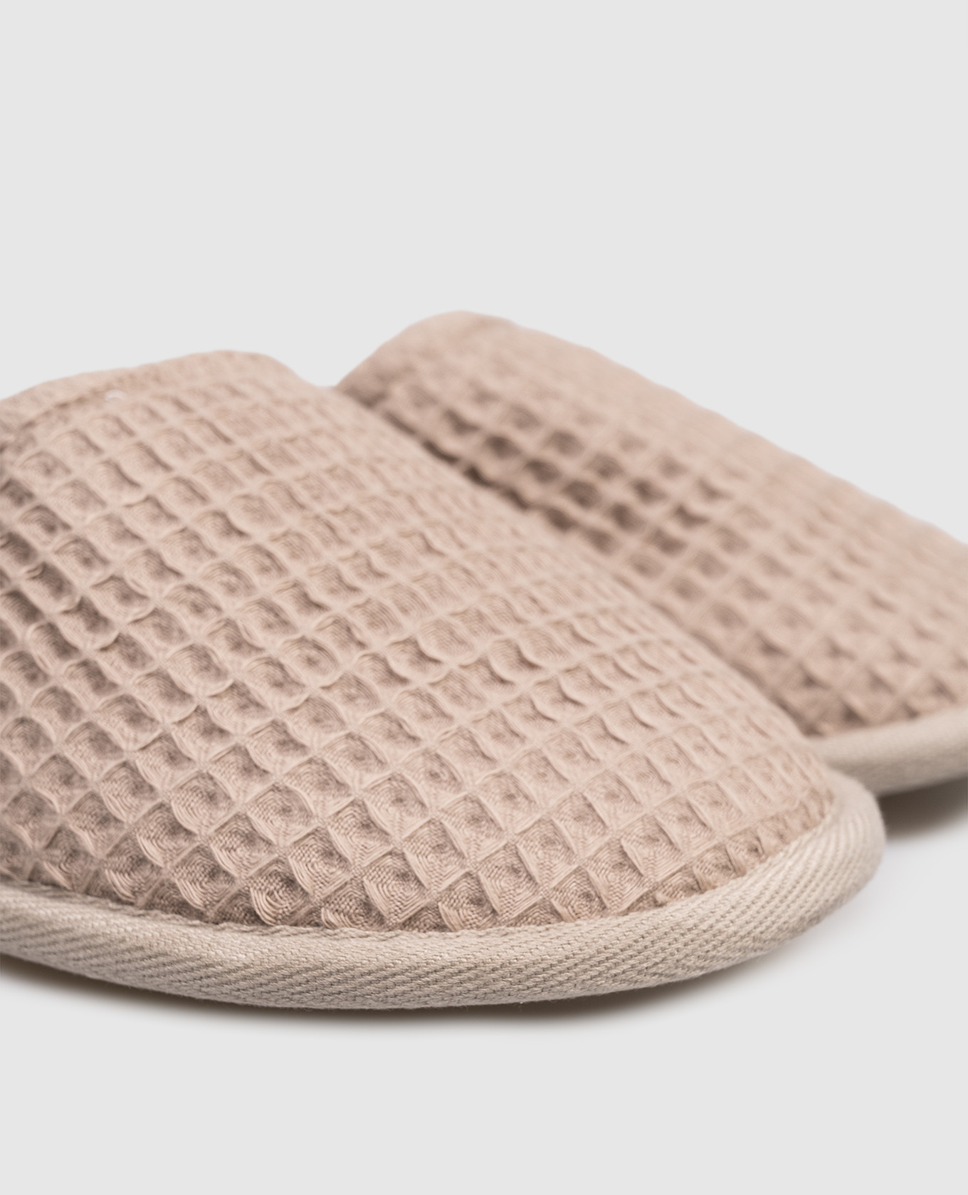 Mia brown slippers L'appartement
Mia brown slippers L'appartement