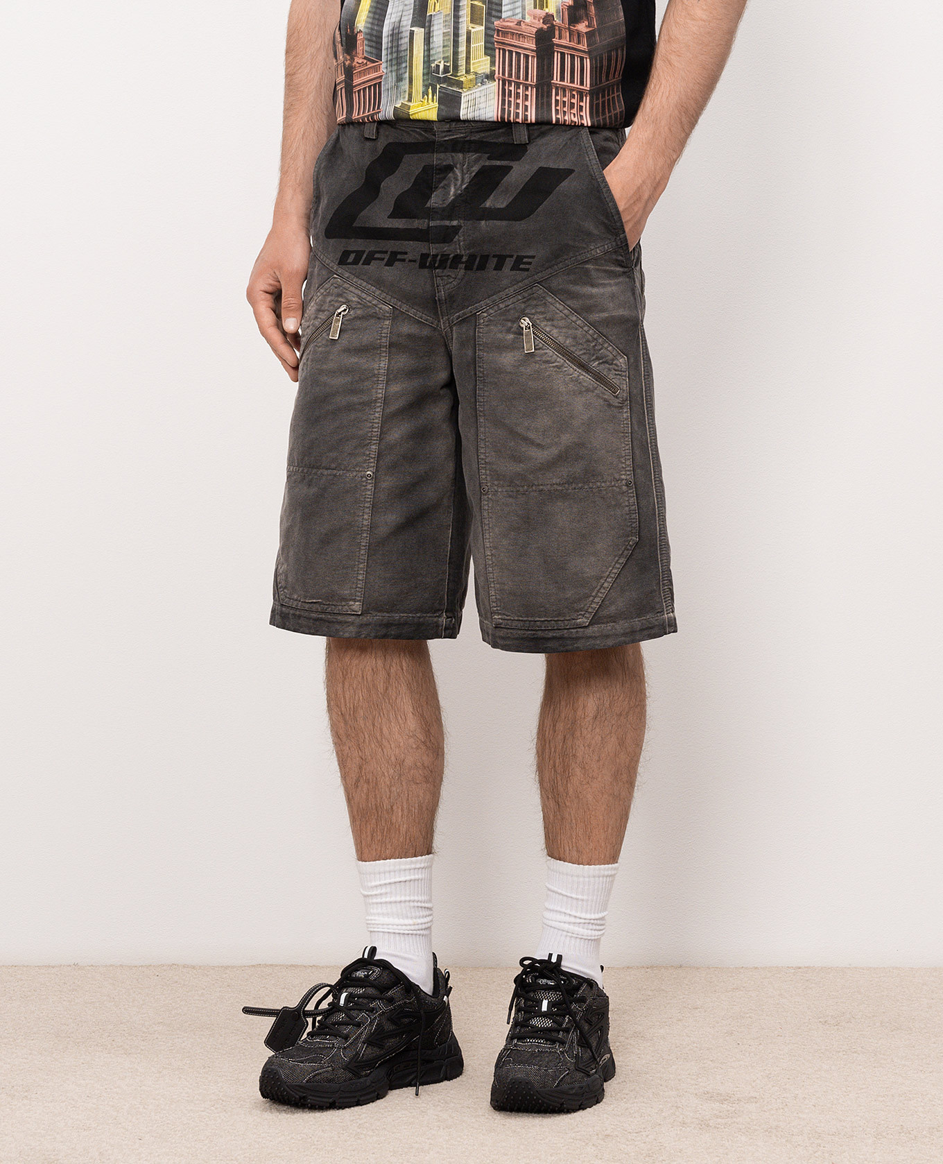 Grey denim shorts with logo print Off-White
Grey denim shorts with logo print Off-White