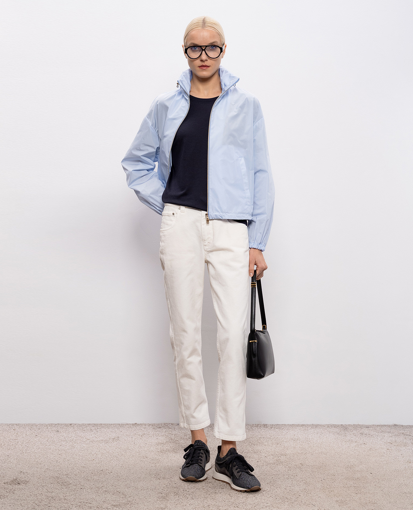 Blue windbreaker with logo patch Herno, Light blue
Blue windbreaker with logo patch Herno, Light blue