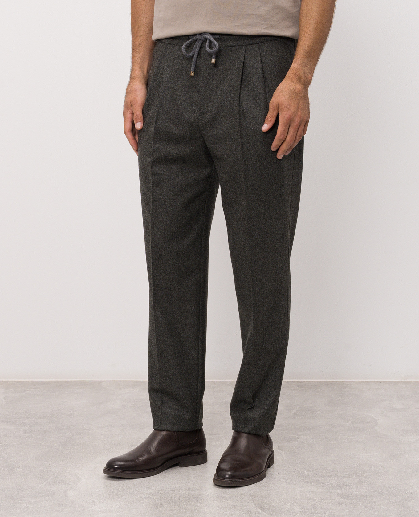Dark green wool pants Brunello Cucinelli
Dark green wool pants Brunello Cucinelli
