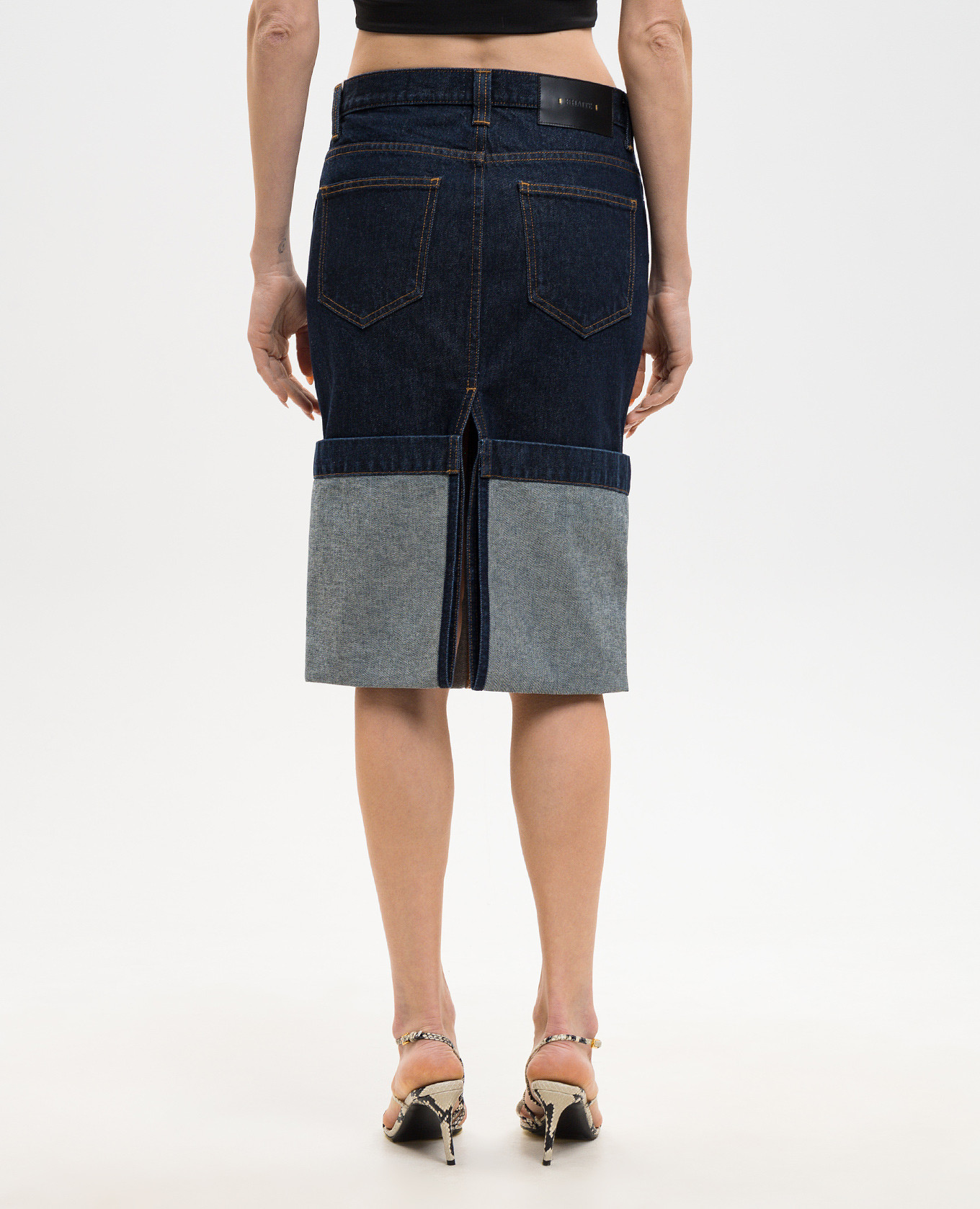 Kilian blue denim skirt with lapels Khaite
Kilian blue denim skirt with lapels Khaite