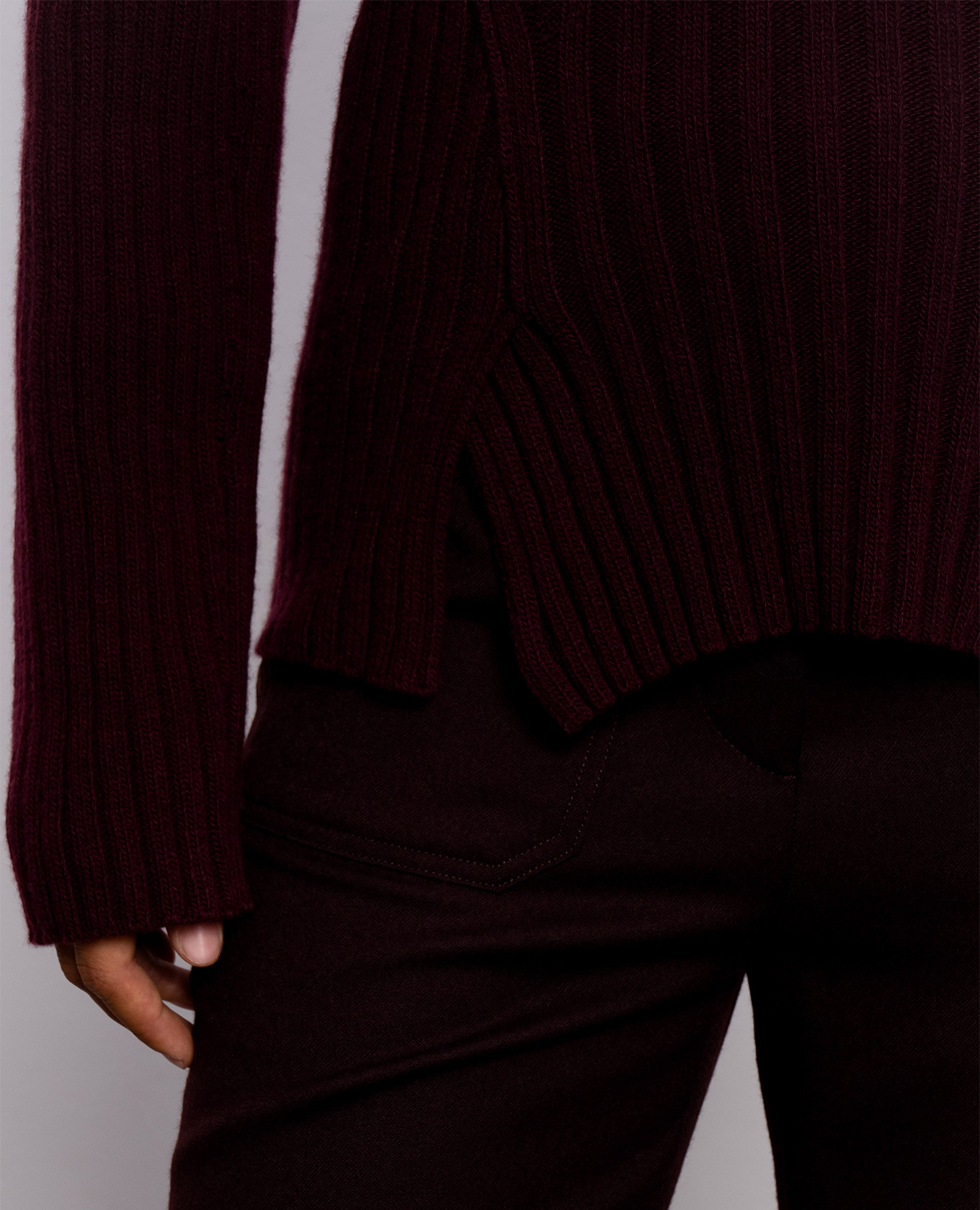 Burgundy wool and cashmere sweater Victoria Beckham
Burgundy wool and cashmere sweater Victoria Beckham
