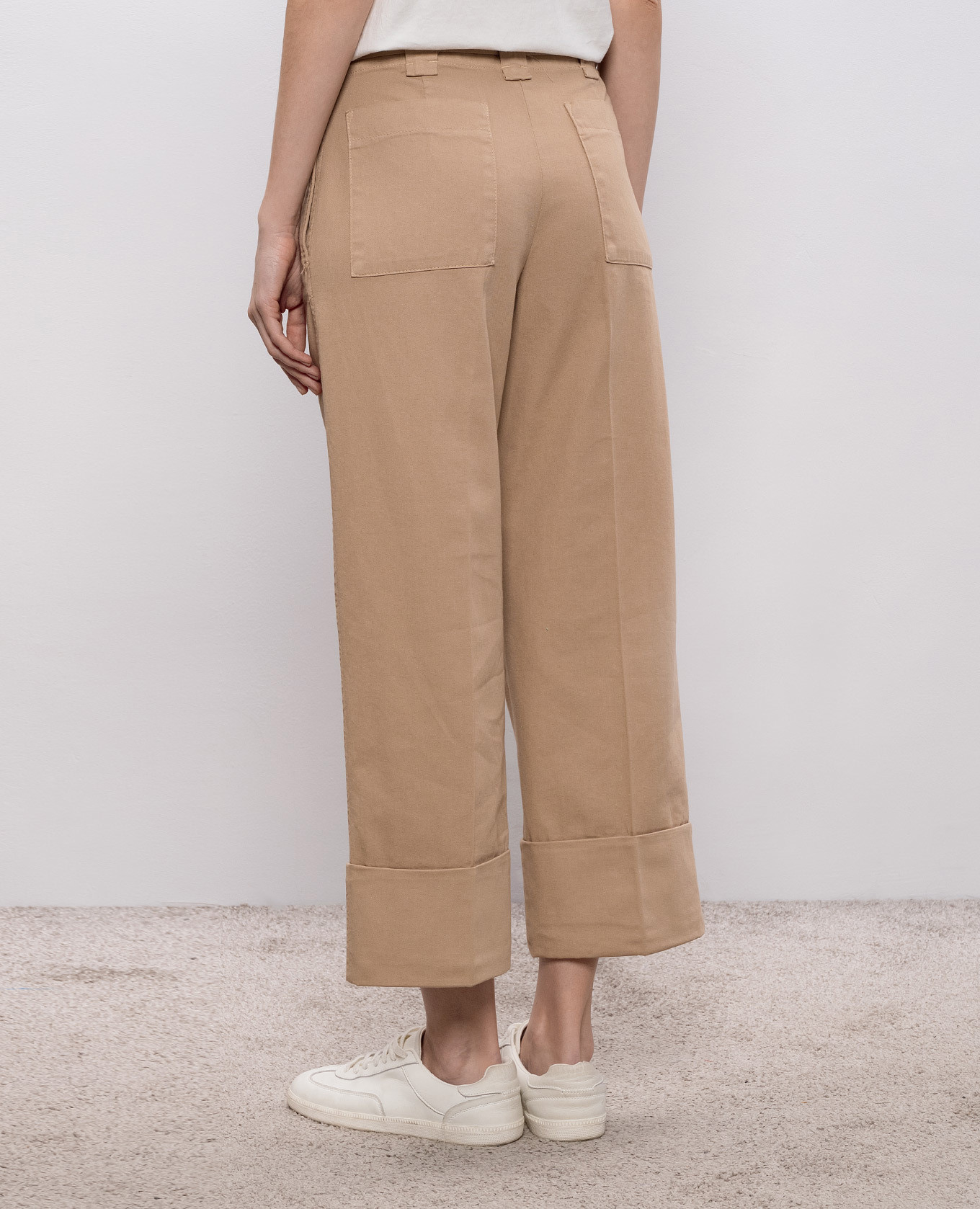 Beige pants with belt Twinset
Beige pants with belt Twinset
