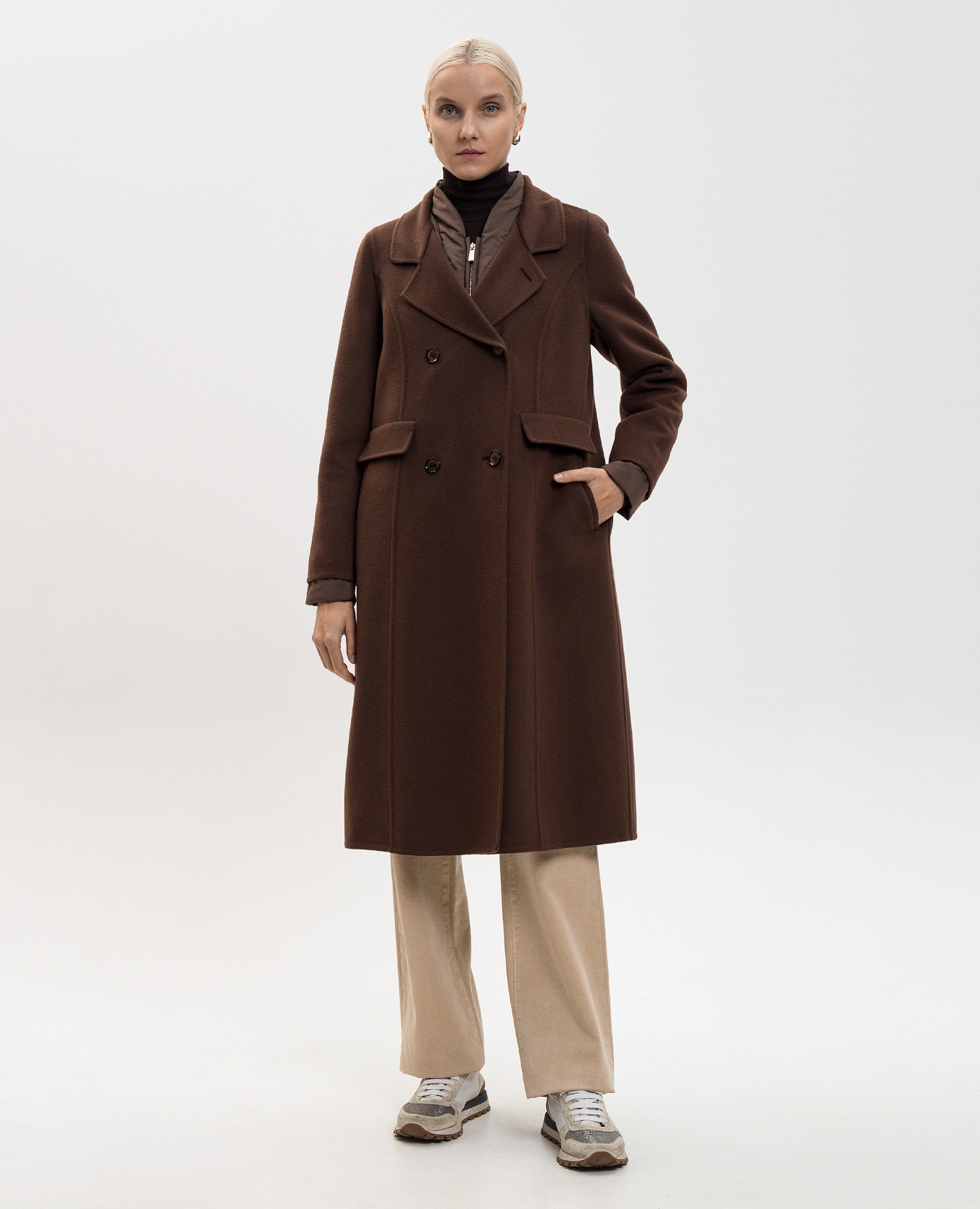 Almeida brown double-breasted wool and cashmere coat with removable down jacket MooRER
Almeida brown double-breasted wool and cashmere coat with removable down jacket MooRER
