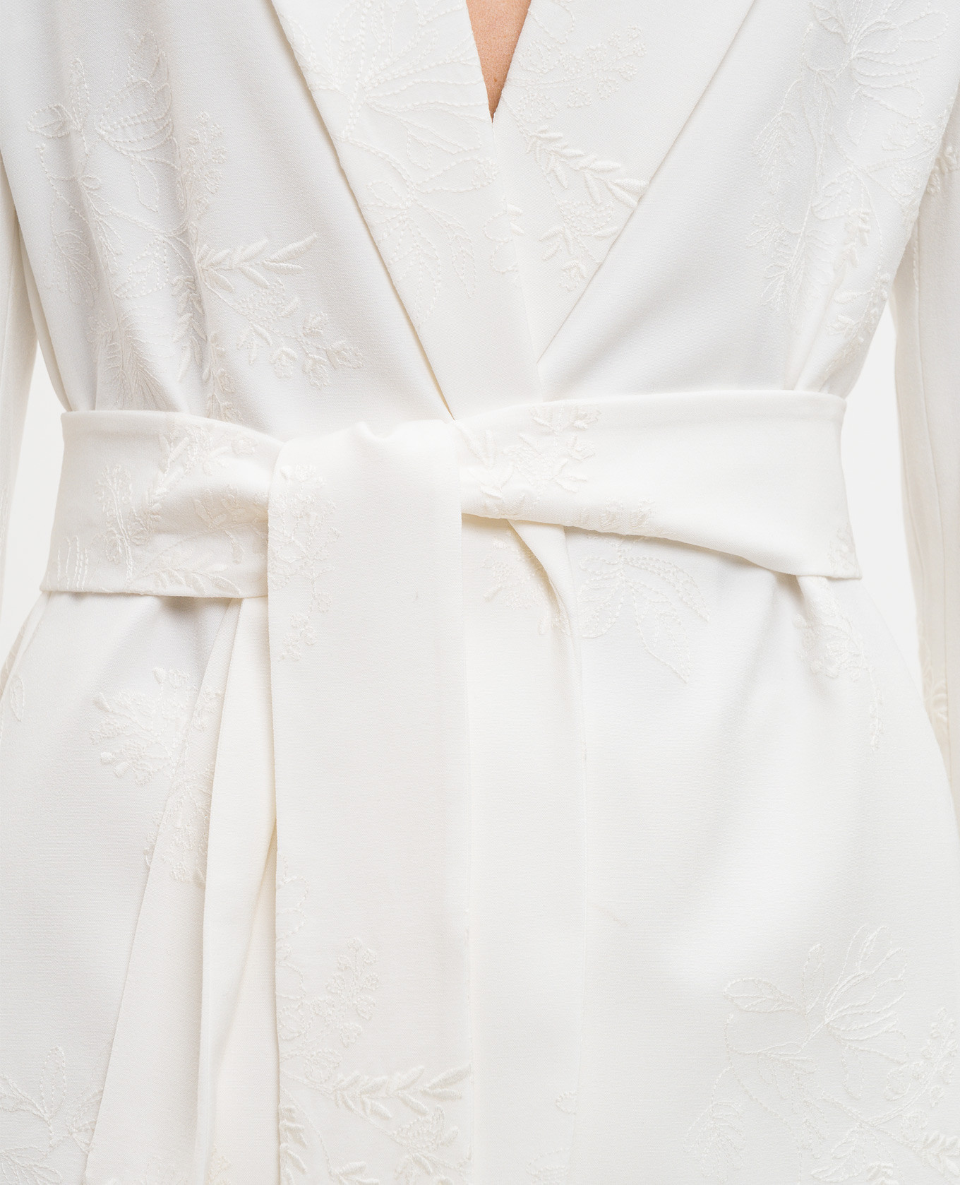 Ivory jacket with a hood and embroidery Twinset, Beige
Ivory jacket with a hood and embroidery Twinset, Beige
