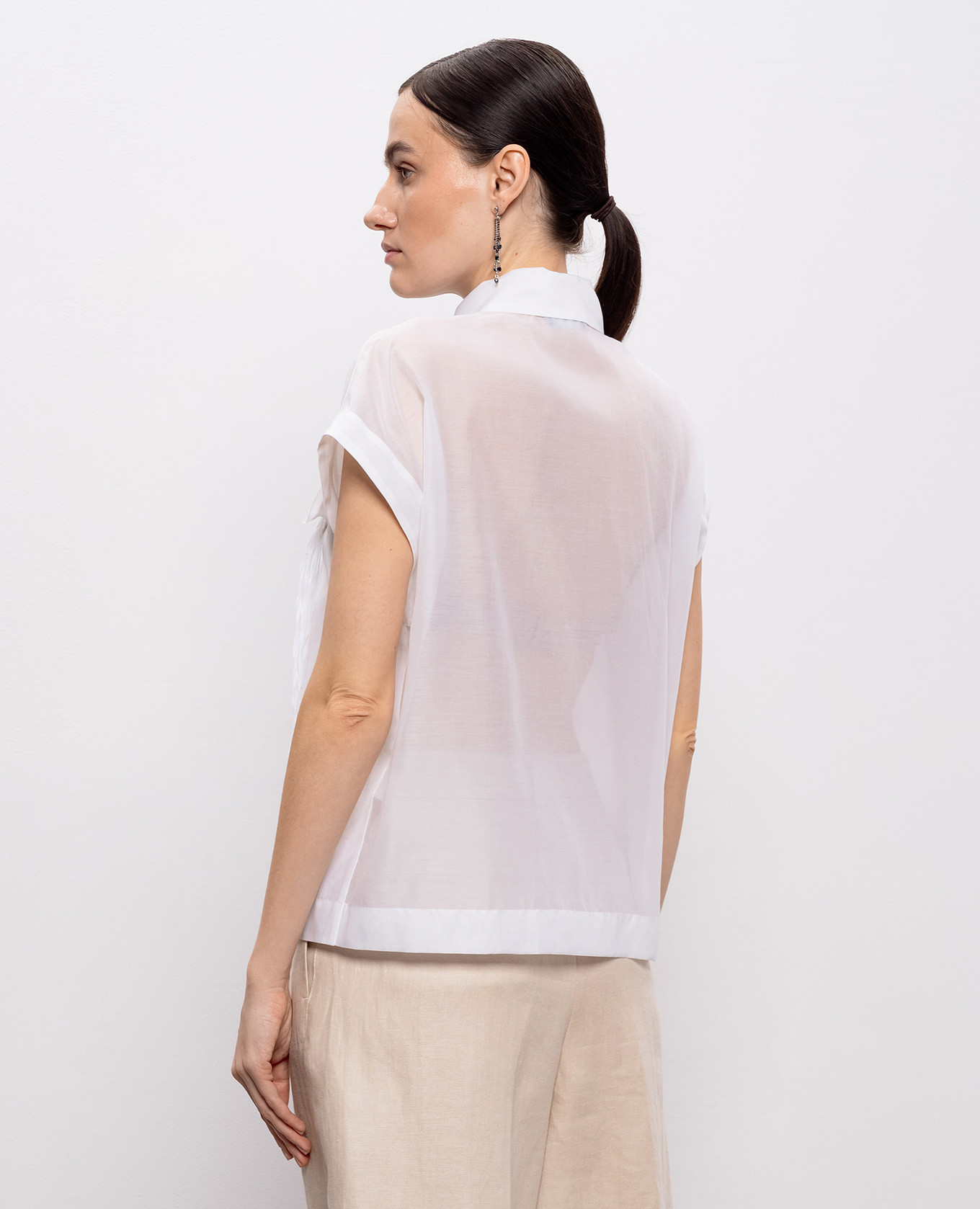 White silk blouse with applique Peserico
White silk blouse with applique Peserico