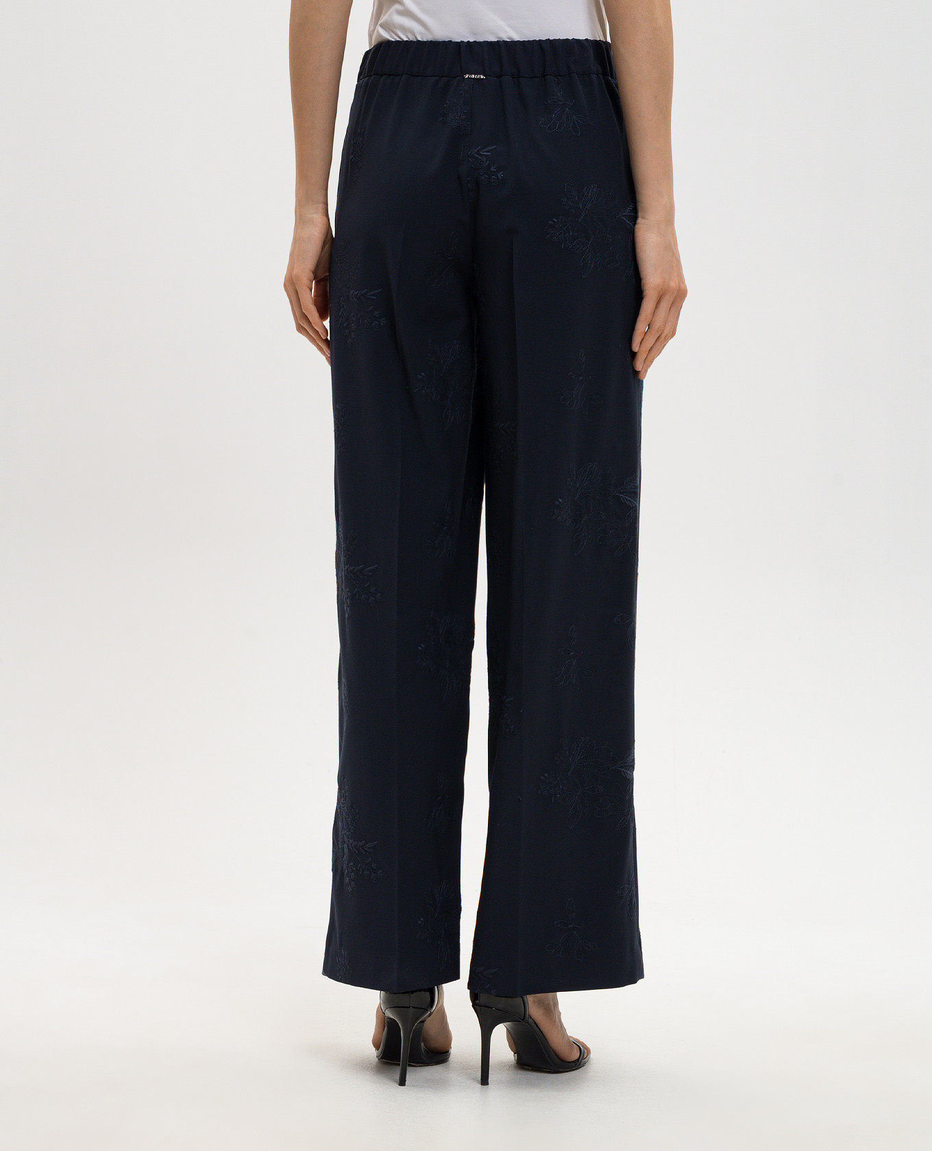 Blue pants with embroidery Twinset
Blue pants with embroidery Twinset