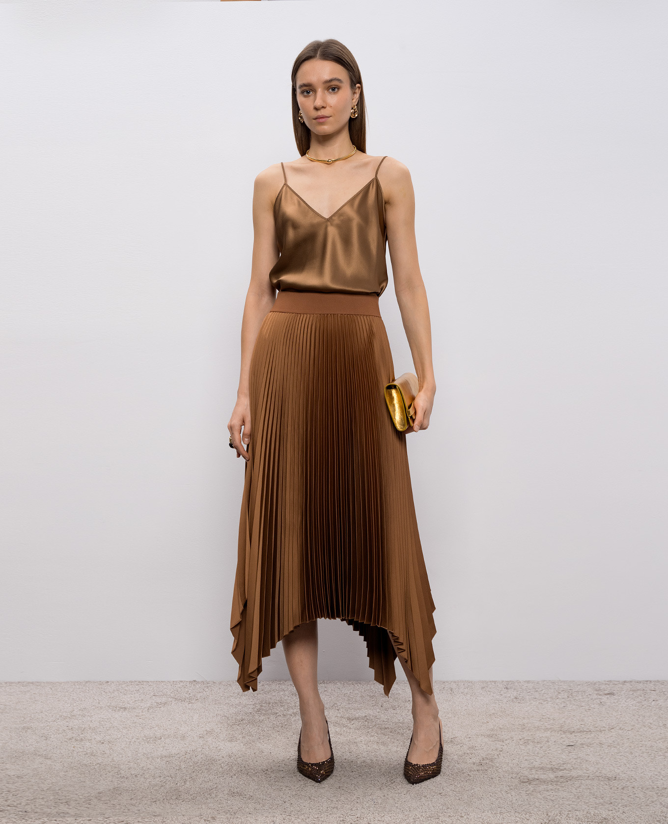 Brown pleated skirt Ade JOSEPH
Brown pleated skirt Ade JOSEPH