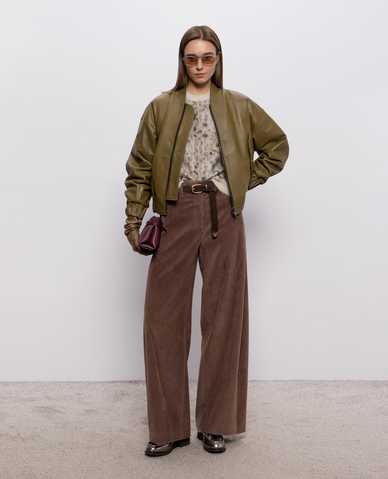 Khaki leather bomber jacket Babe Pay Pls
Khaki leather bomber jacket Babe Pay Pls