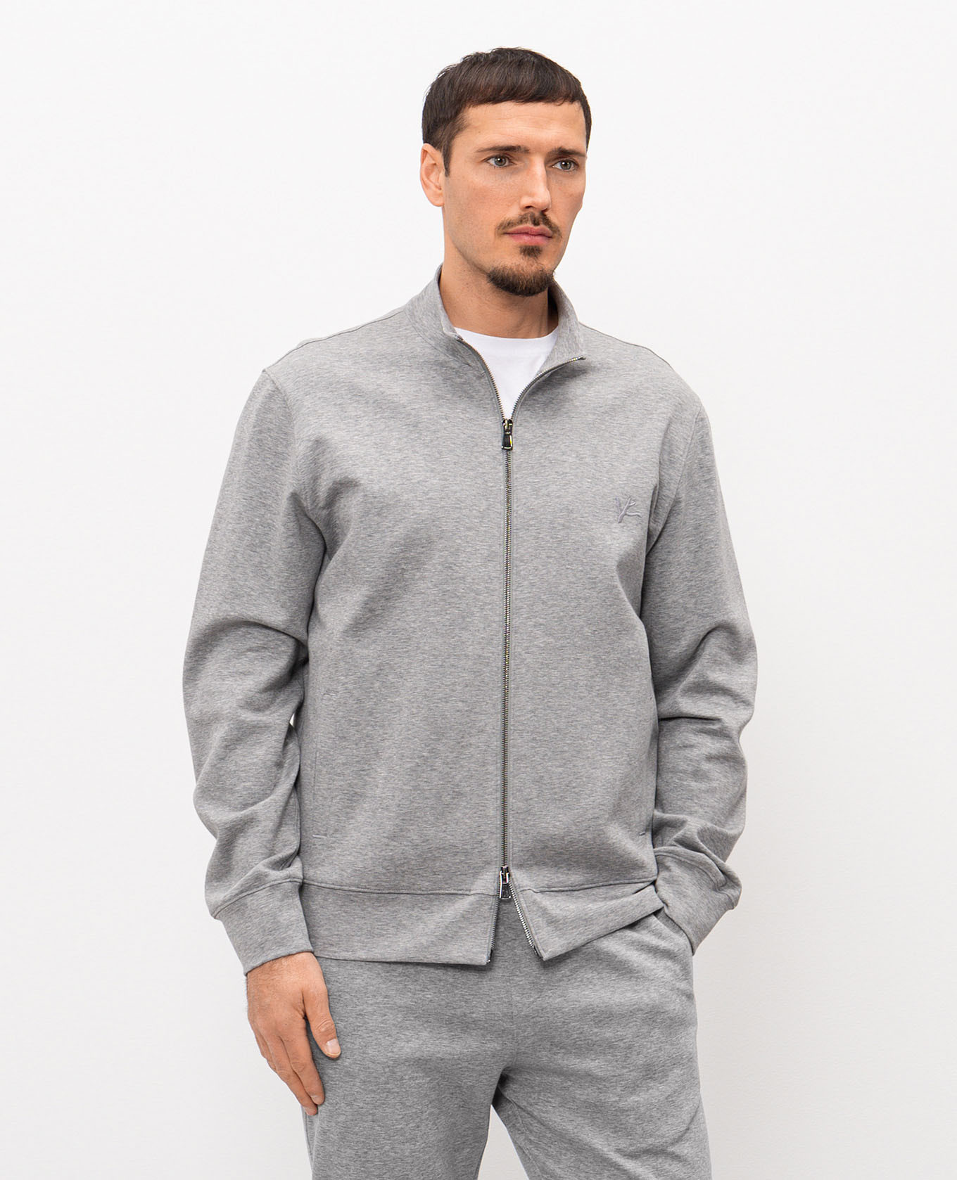 Grey melange sports jacket with embroidered emblem ISAIA
Grey melange sports jacket with embroidered emblem ISAIA