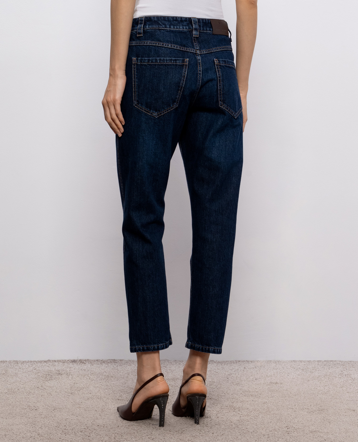 Blue jeans with logo patch Brunello Cucinelli
Blue jeans with logo patch Brunello Cucinelli