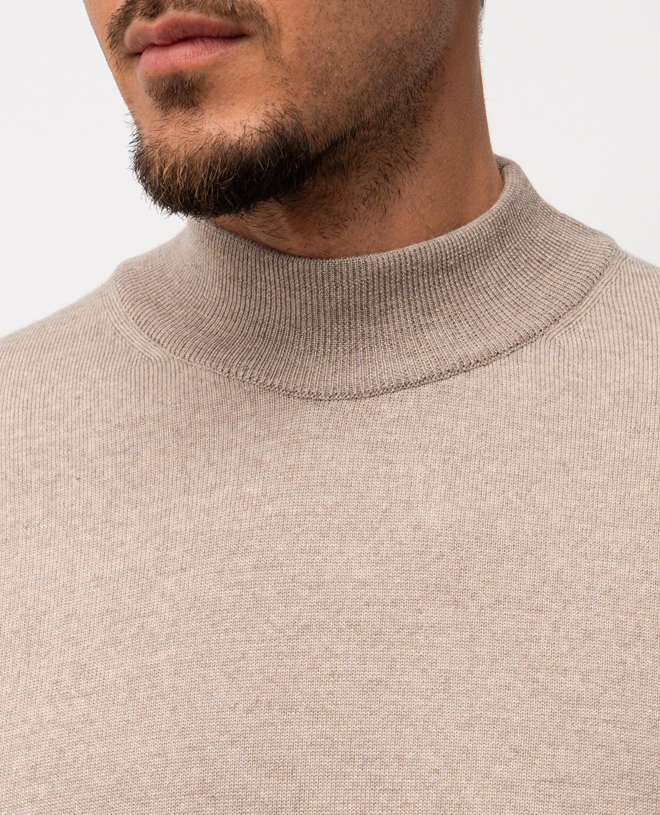 Beige merino wool sweater Cashmere&Whiskey
Beige merino wool sweater Cashmere&Whiskey