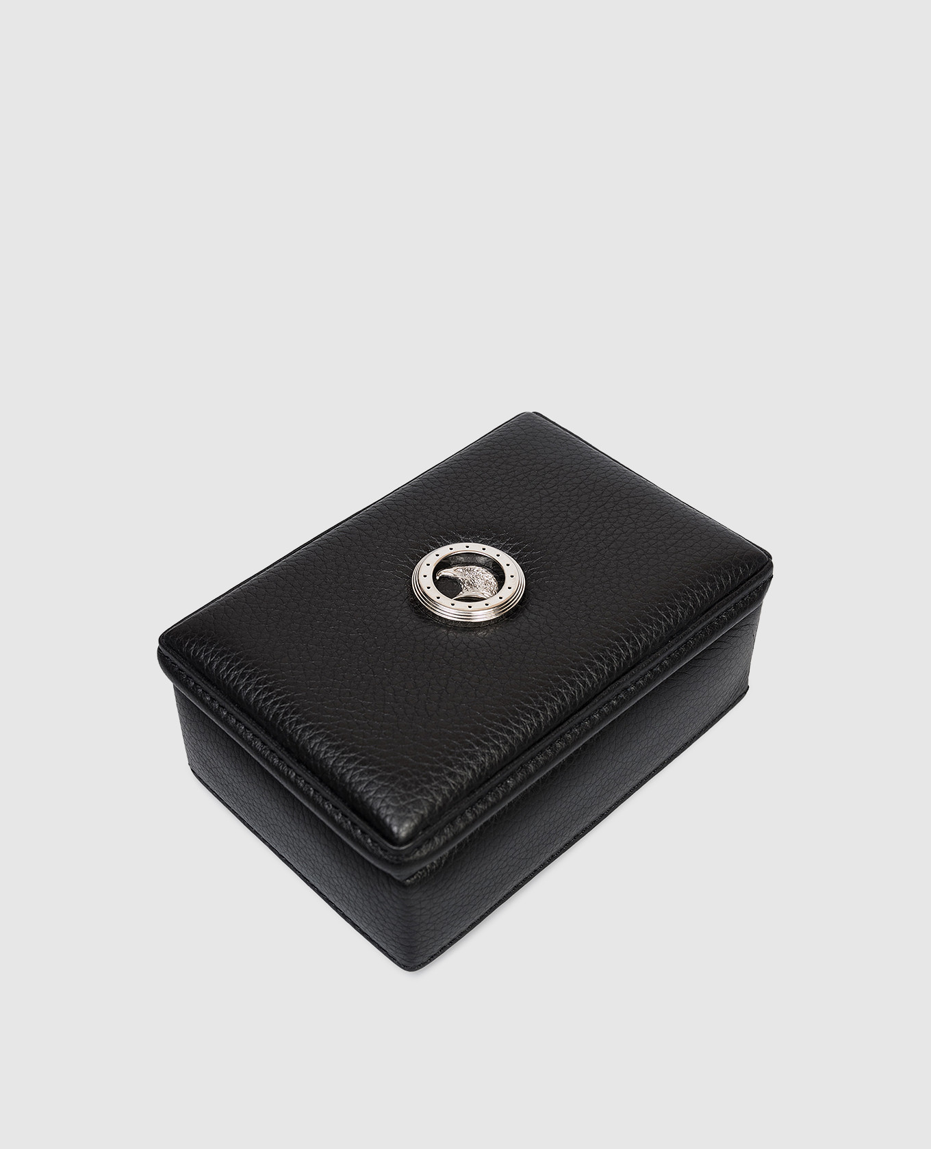 Silver cigar lighter with textured emblem Stefano Ricci, Black
Silver cigar lighter with textured emblem Stefano Ricci, Black