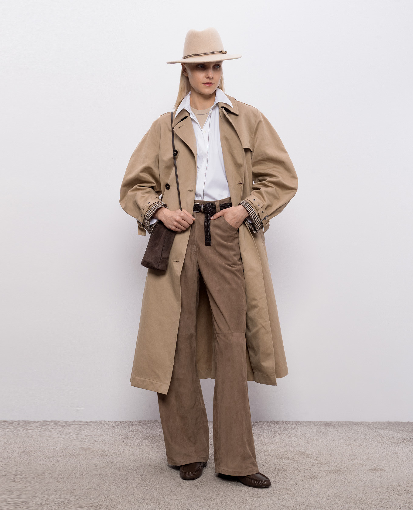 Beige top with monil chain Brunello Cucinelli
Beige top with monil chain Brunello Cucinelli