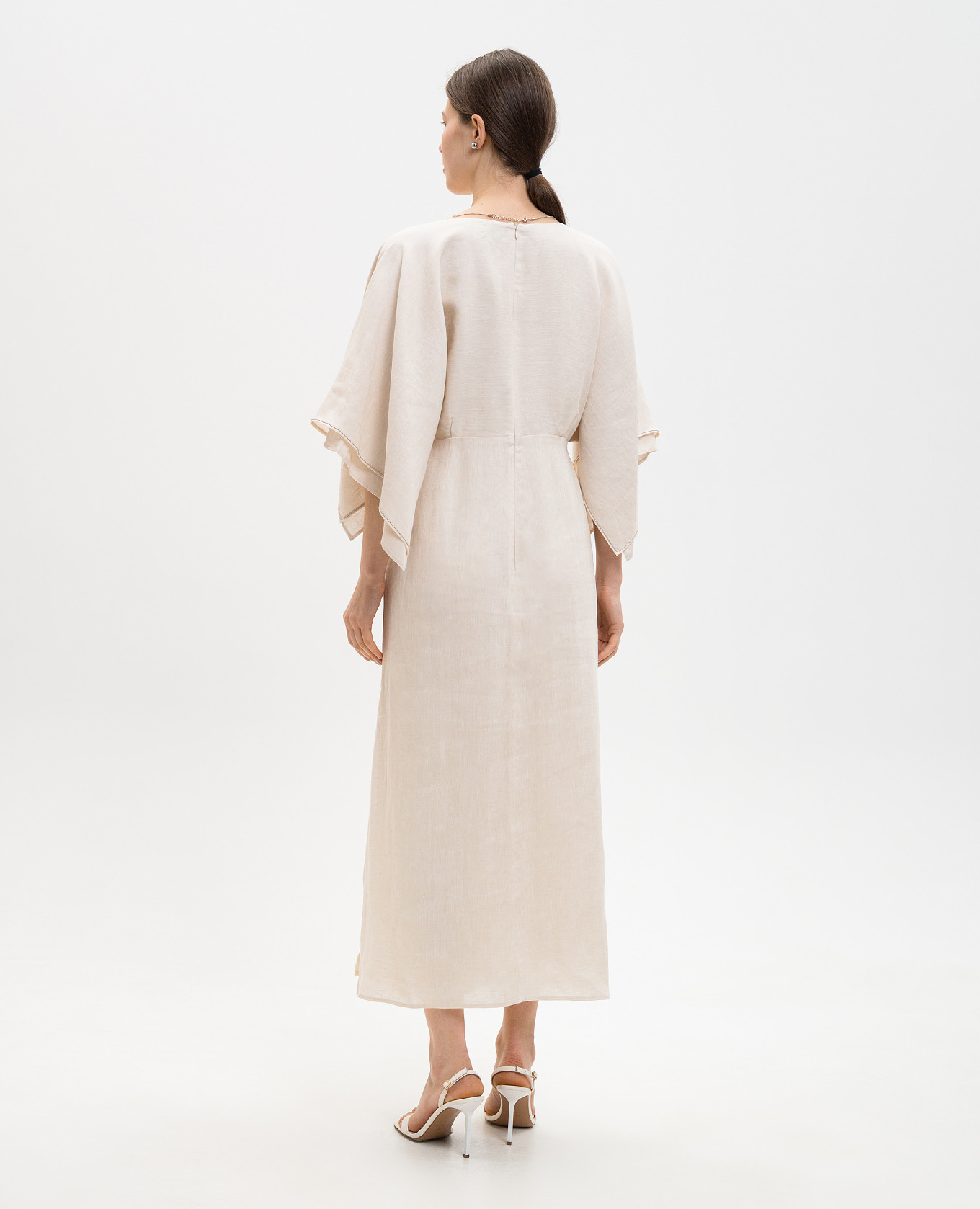 Beige linen dress with monil chain Peserico
Beige linen dress with monil chain Peserico