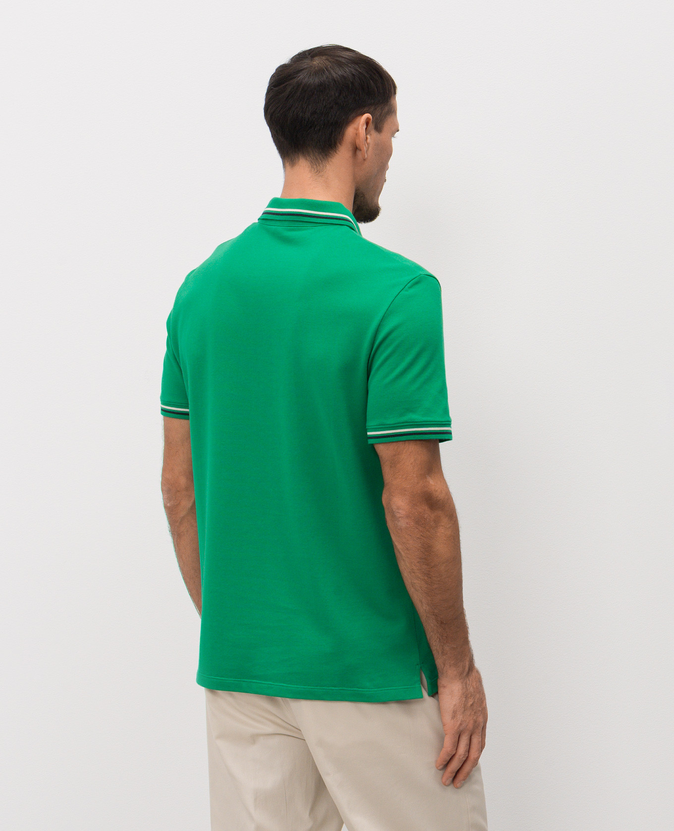 Green polo with logo patch Valentino
Green polo with logo patch Valentino
