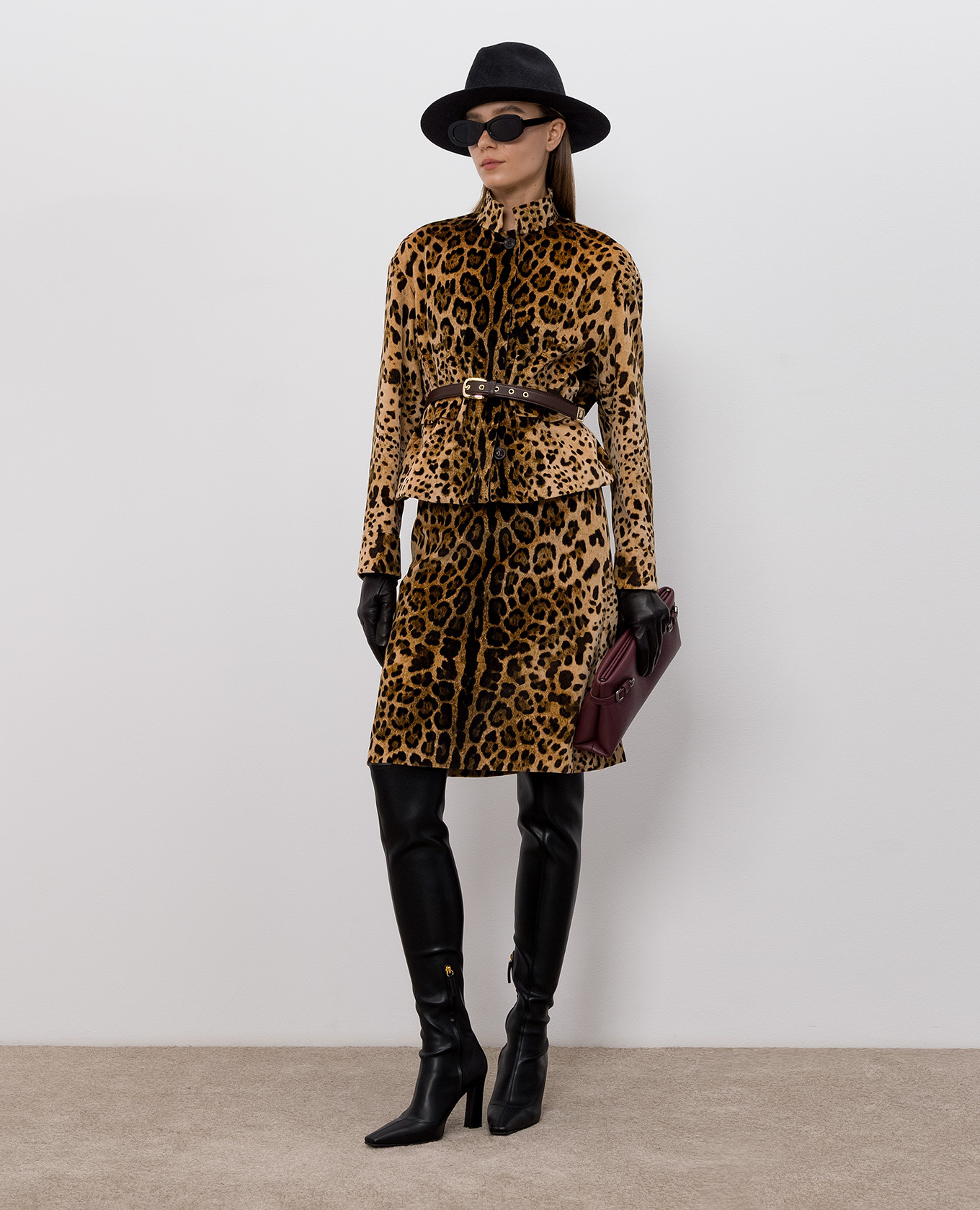 FALANGE velvet skirt in leopard print with belt Max Mara, Beige
FALANGE velvet skirt in leopard print with belt Max Mara, Beige