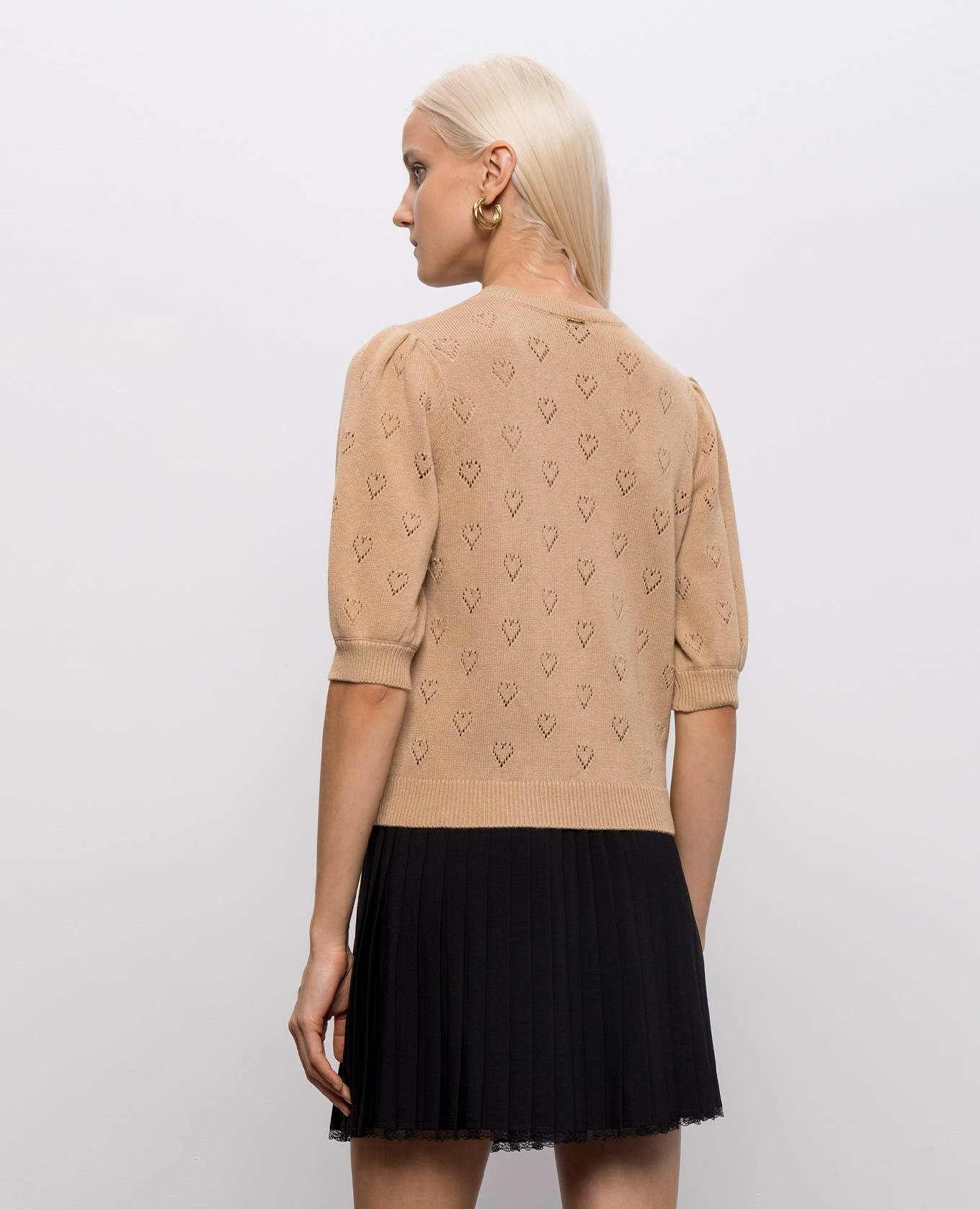 Beige cashmere top Twinset
Beige cashmere top Twinset