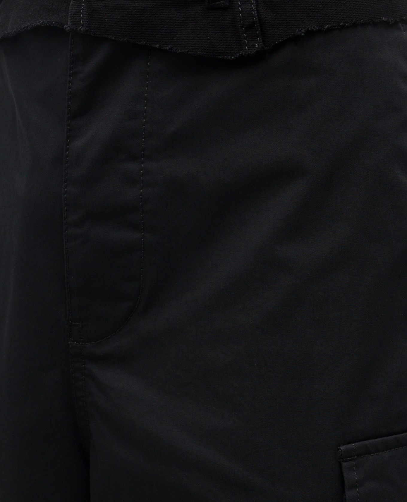 Black cargo shorts with emblem Maison Margiela MM6
Black cargo shorts with emblem Maison Margiela MM6