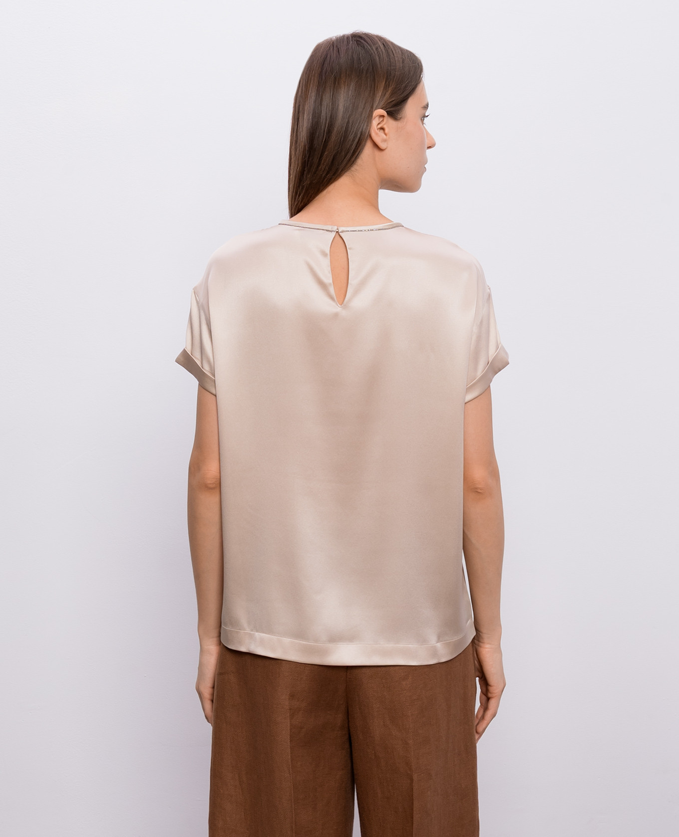 Beige silk blouse with monil chain Brunello Cucinelli
Beige silk blouse with monil chain Brunello Cucinelli