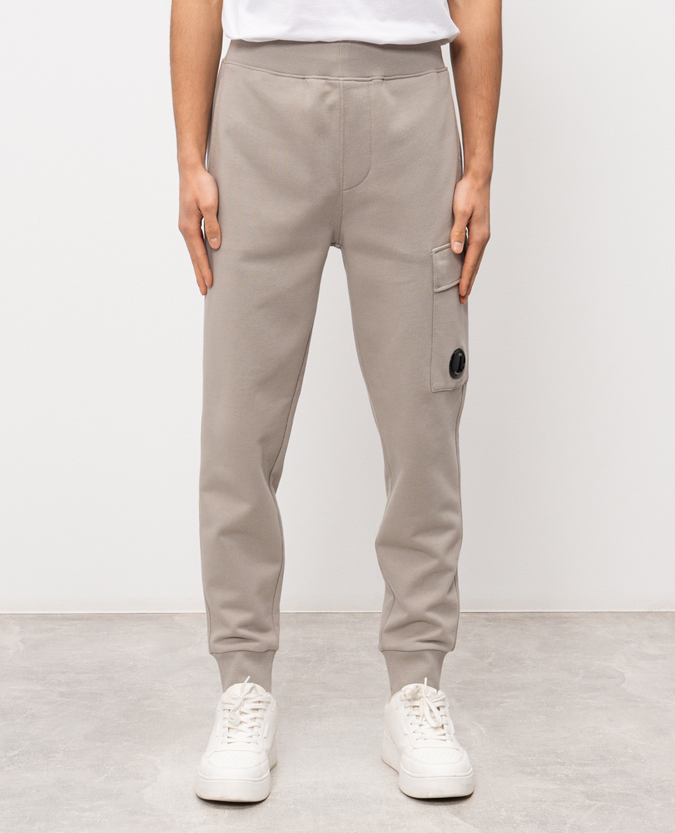 Grey joggers with logo patch C.P. Company
Grey joggers with logo patch C.P. Company