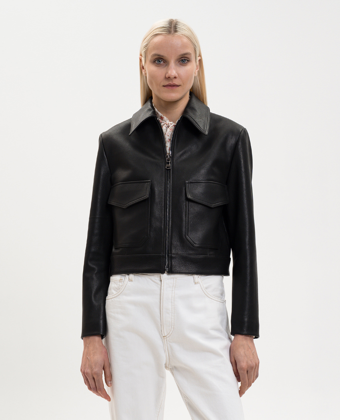Black leather jacket with turn-down collar Babe Pay Pls
Black leather jacket with turn-down collar Babe Pay Pls