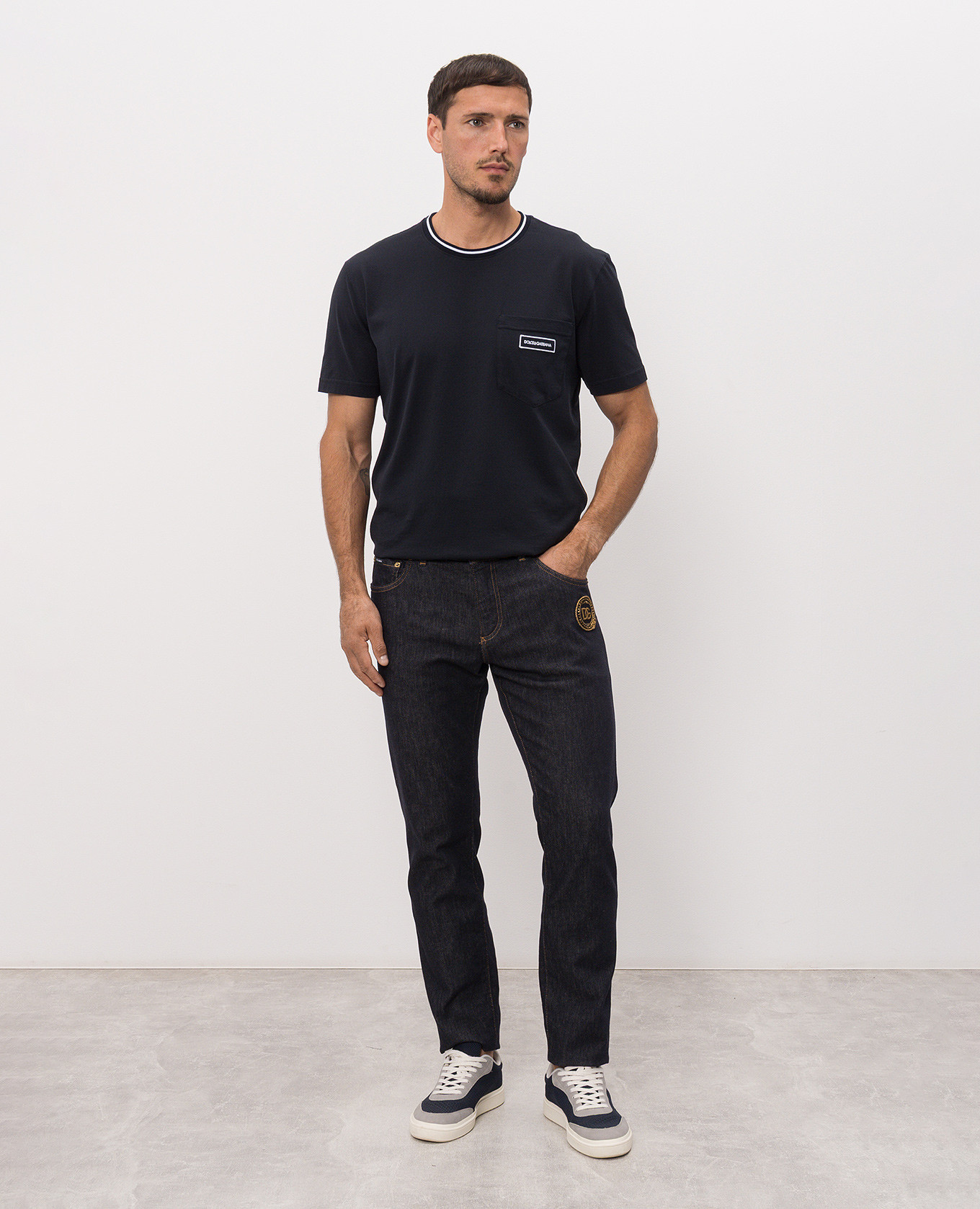 Blue t-shirt with logo patch Dolce&Gabbana
Blue t-shirt with logo patch Dolce&Gabbana
