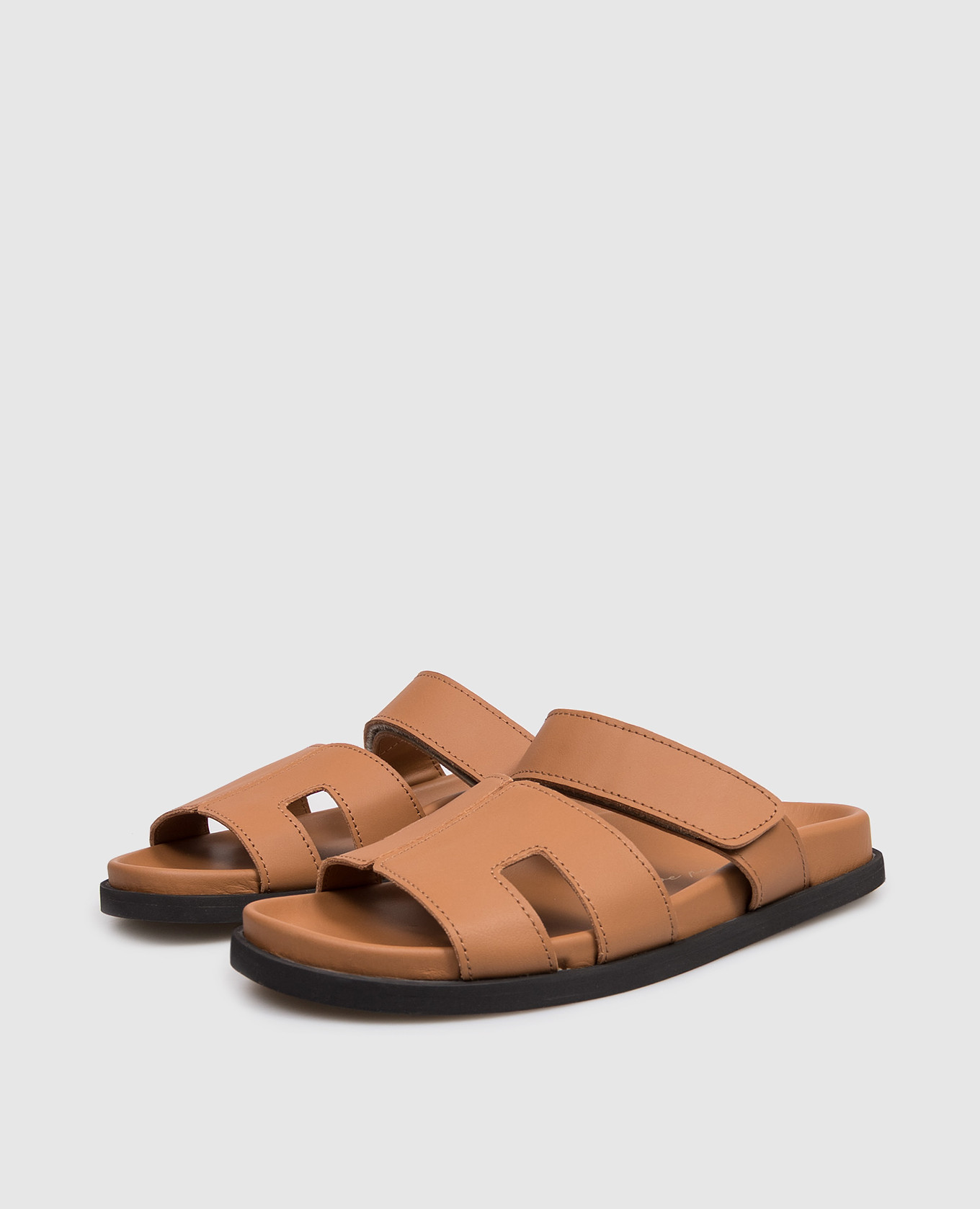 Brown leather flip-flops Babe Pay Pls
Brown leather flip-flops Babe Pay Pls
