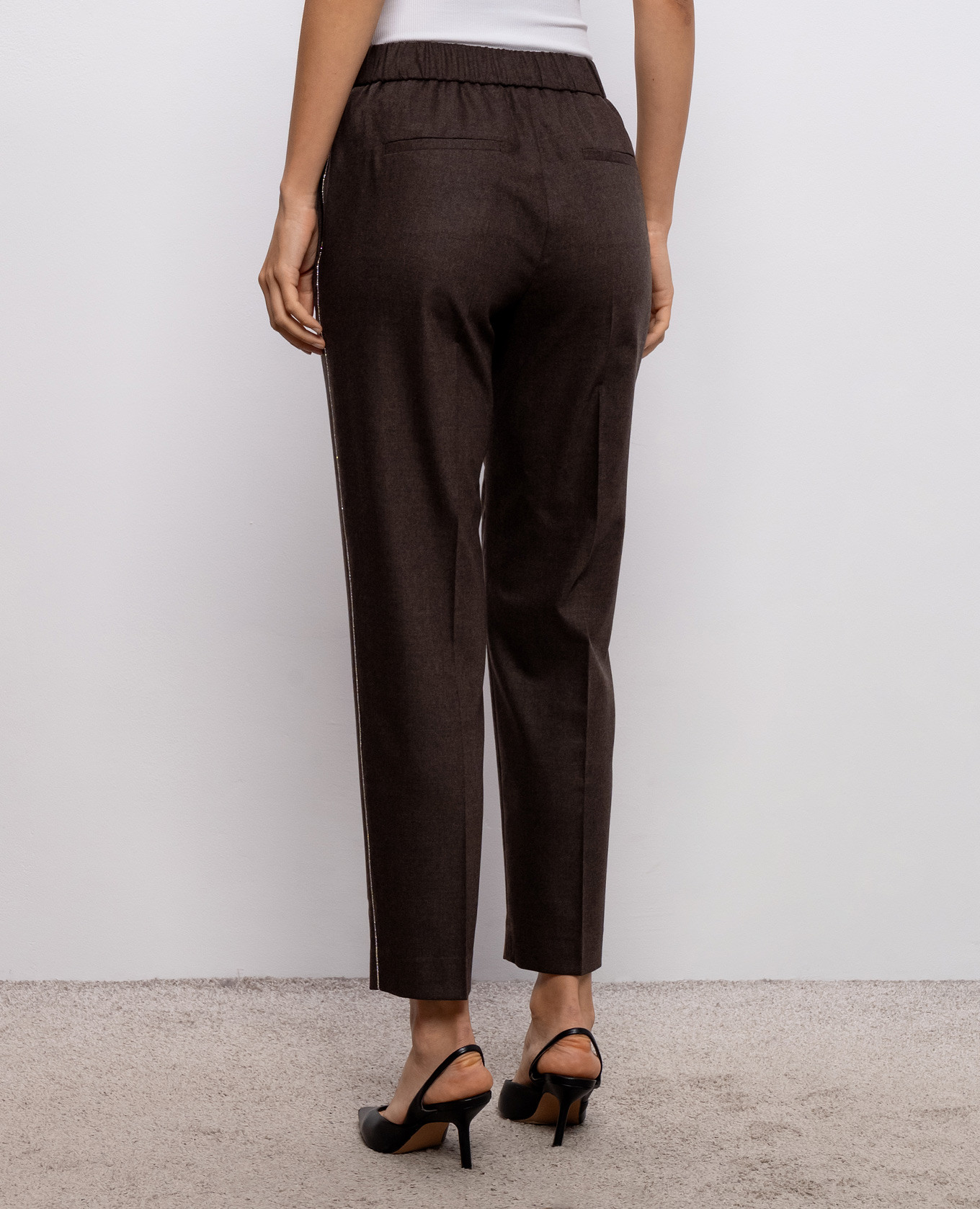Brown wool pants with monil chain Peserico
Brown wool pants with monil chain Peserico