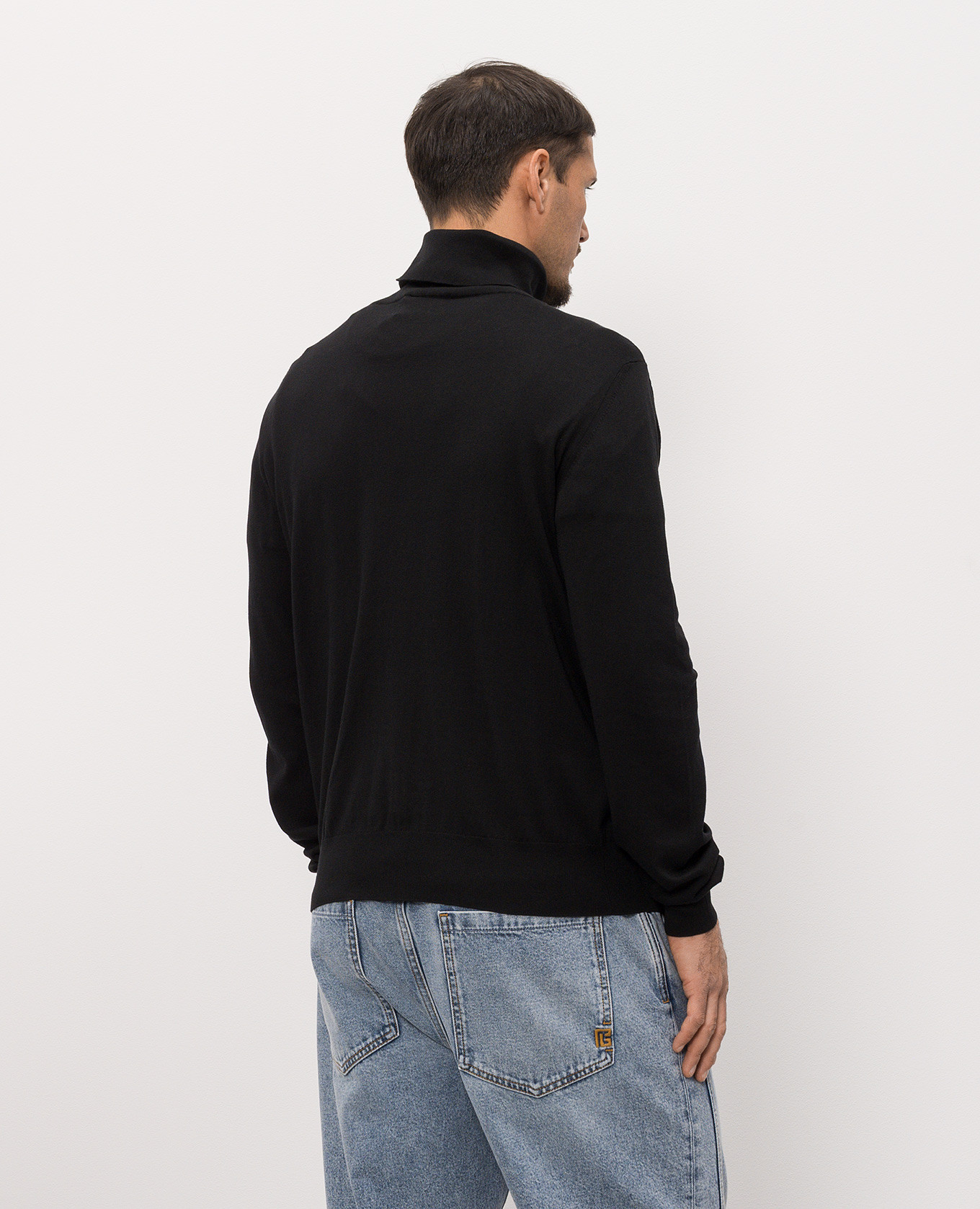 Black silk golf with emblem Balmain
Black silk golf with emblem Balmain