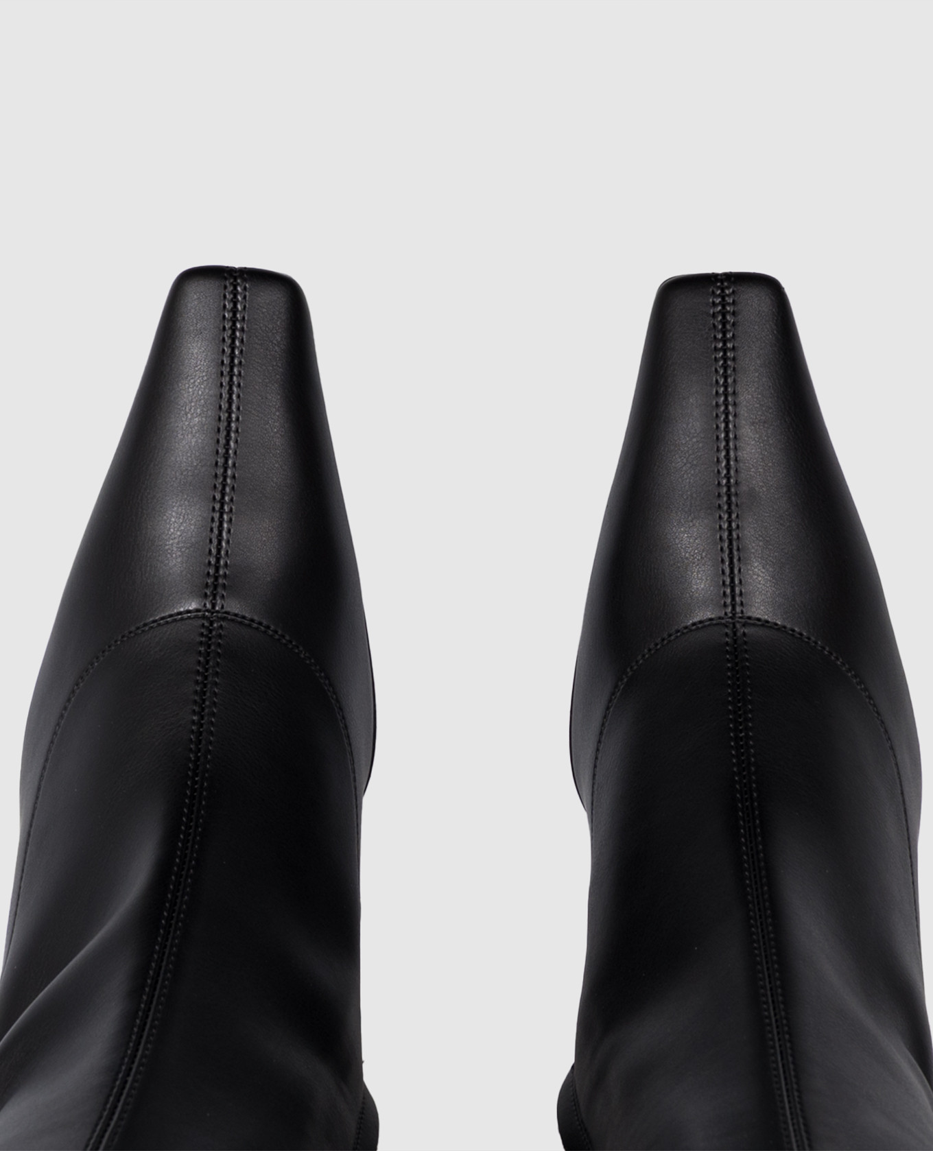 Janiee black over the knee boots Giuseppe Zanotti
Janiee black over the knee boots Giuseppe Zanotti