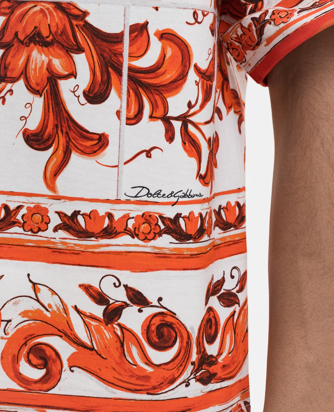 White straight-cut T-shirt with branded print Dolce&Gabbana
White straight-cut T-shirt with branded print Dolce&Gabbana