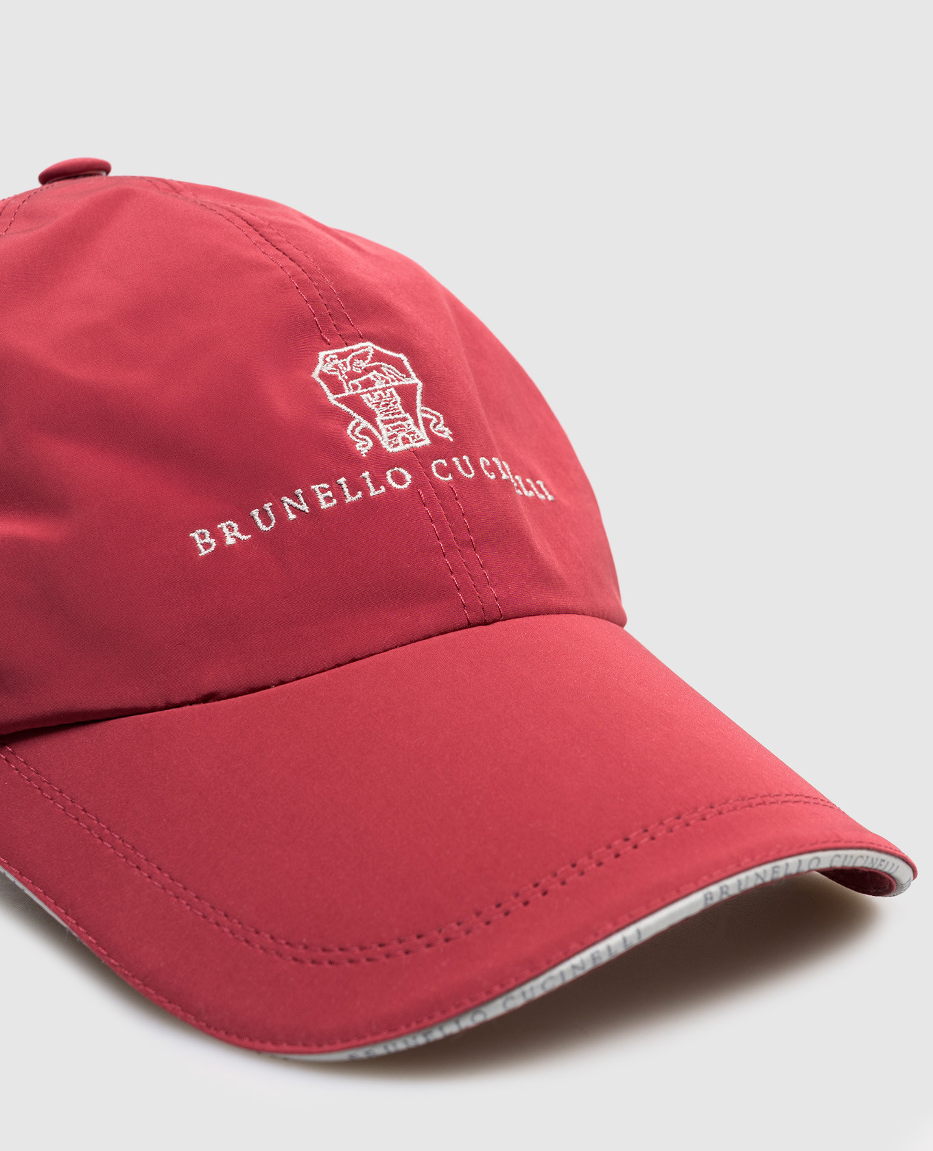 Red cap with logo embroidery Brunello Cucinelli
Red cap with logo embroidery Brunello Cucinelli