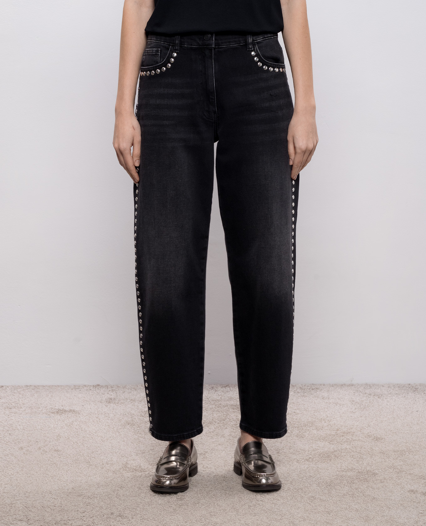 Black jeans with applique Twinset
Black jeans with applique Twinset