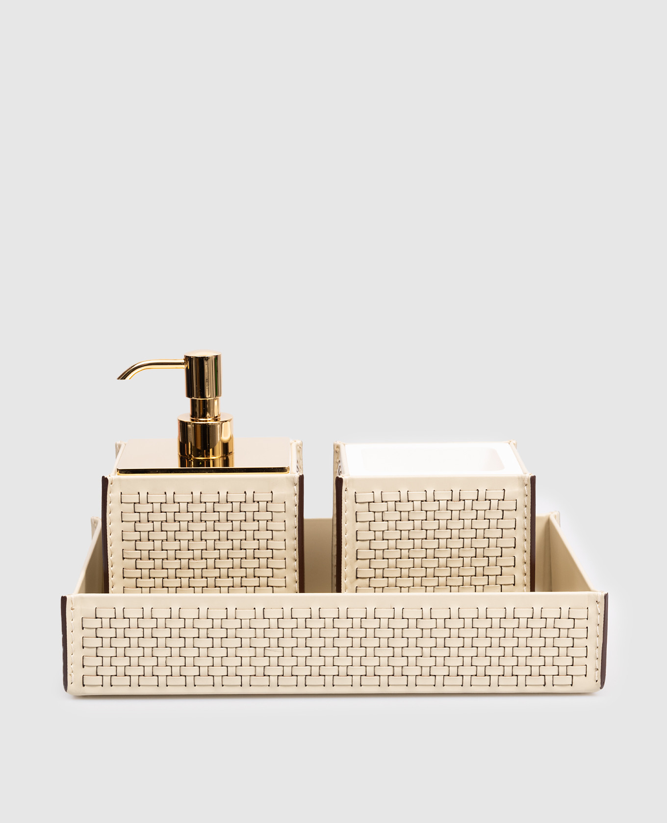 HILTON leather bathroom set with dispenser, glass and stand Treesseci, Beige
HILTON leather bathroom set with dispenser, glass and stand Treesseci, Beige