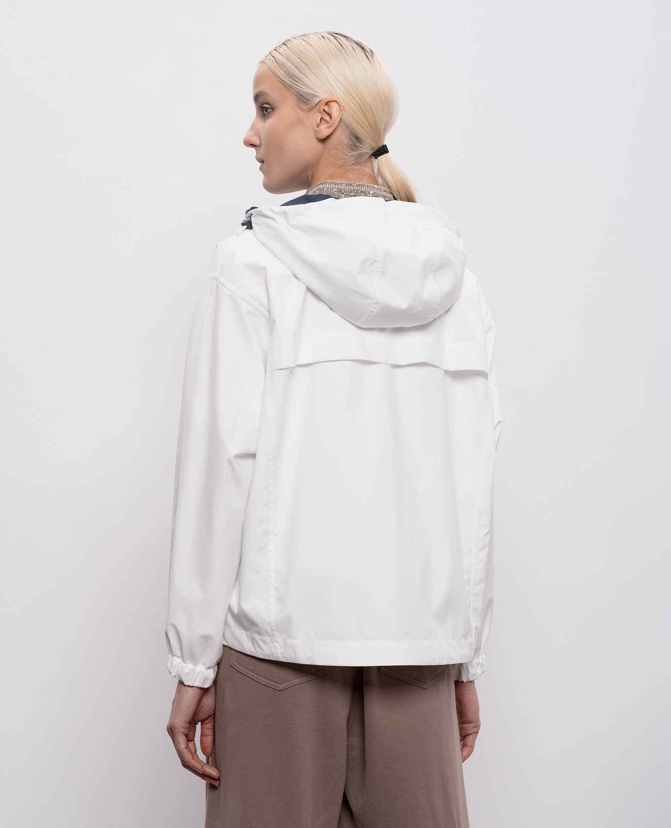 White sports windbreaker with logo patch Brunello Cucinelli
White sports windbreaker with logo patch Brunello Cucinelli