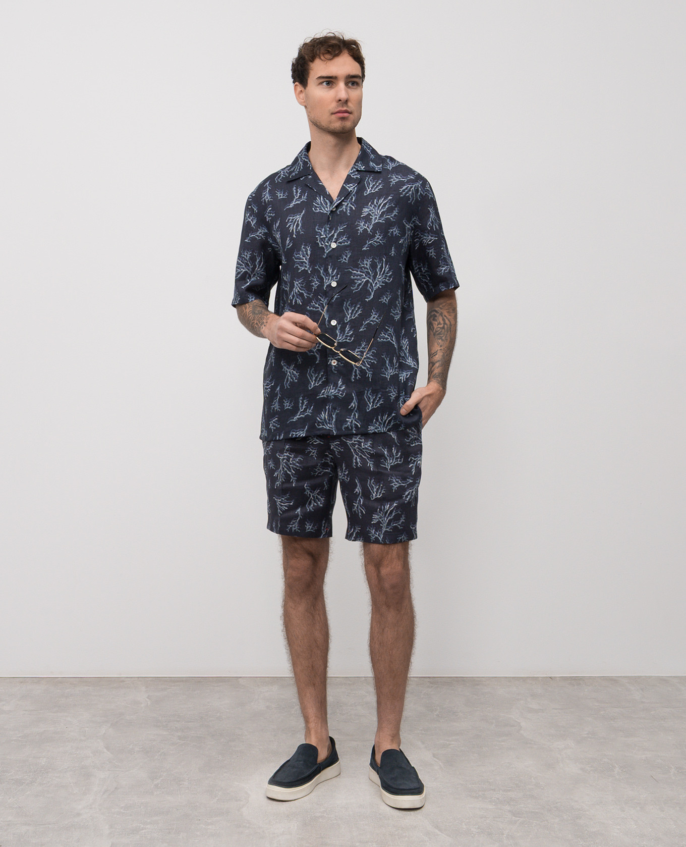 Blue printed linen shorts ISAIA
Blue printed linen shorts ISAIA