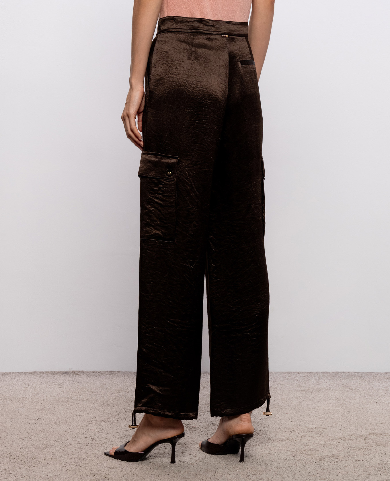 Brown cargo with textured logo Twinset
Brown cargo with textured logo Twinset