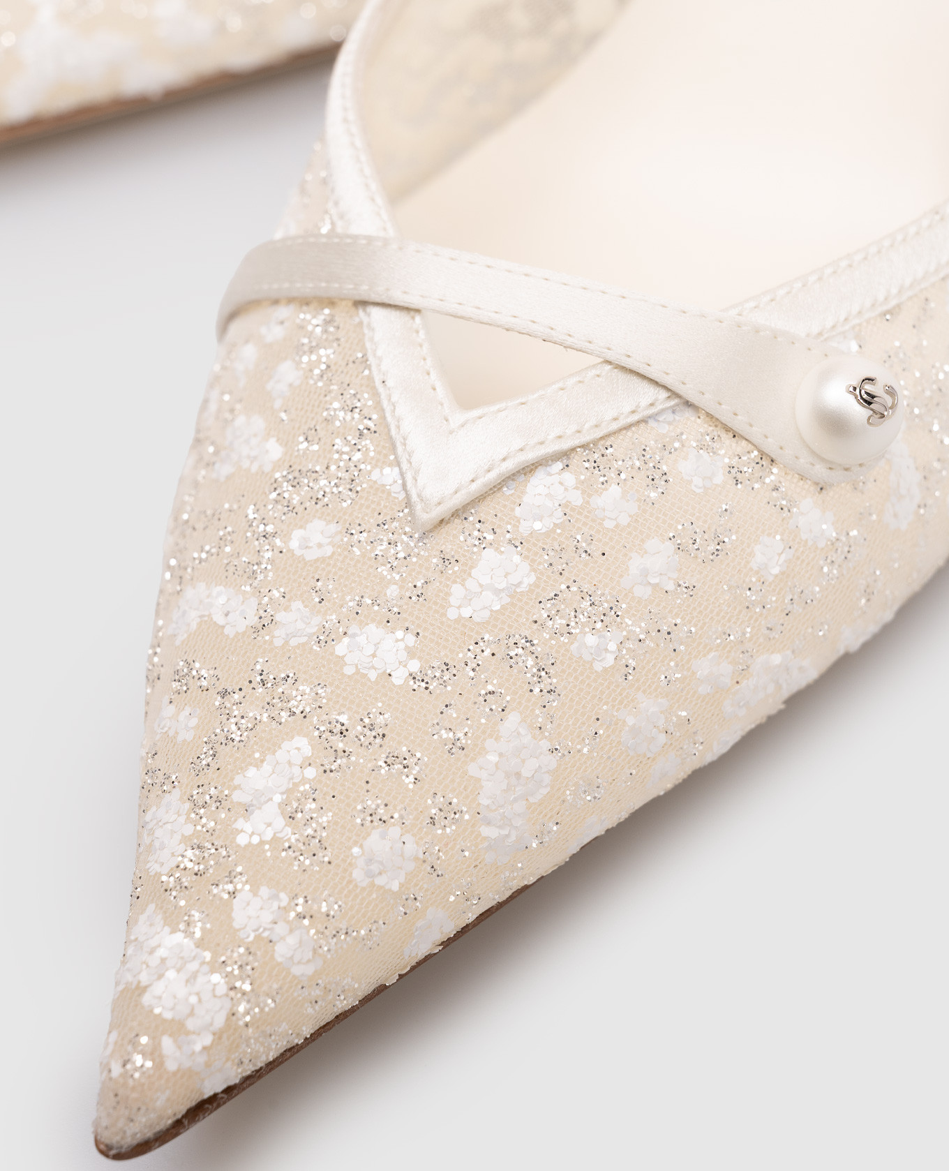 White Amita 85 slingbacks with glitter Jimmy Choo
White Amita 85 slingbacks with glitter Jimmy Choo