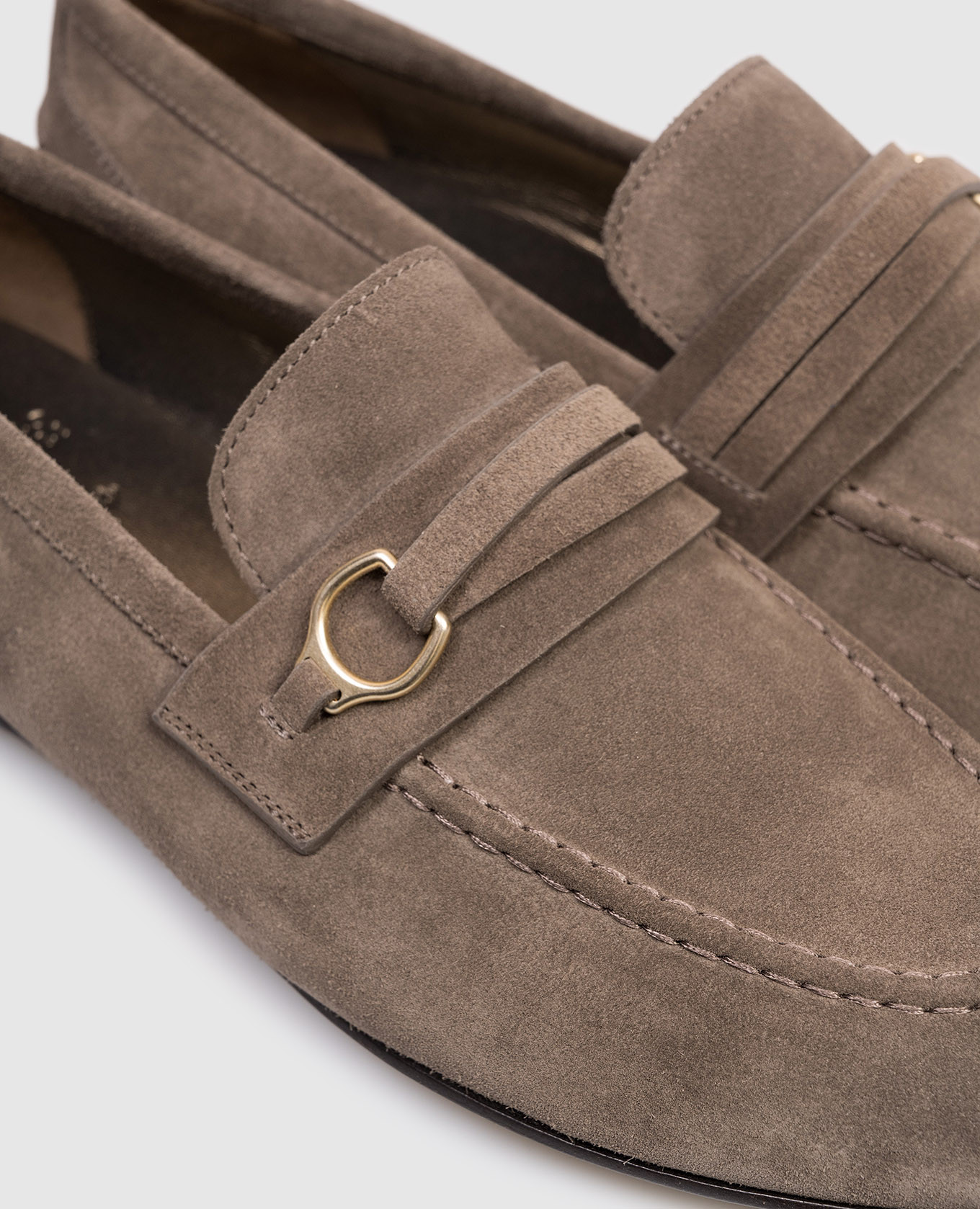 Brown suede loafers Brunello Cucinelli
Brown suede loafers Brunello Cucinelli