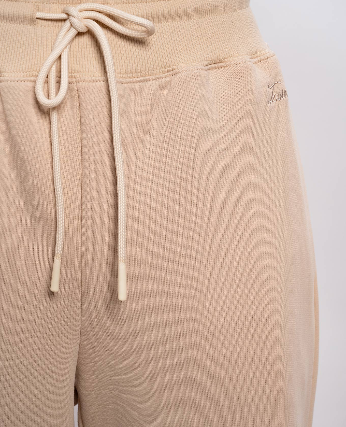 Beige sweatpants with logo embroidery Twinset
Beige sweatpants with logo embroidery Twinset