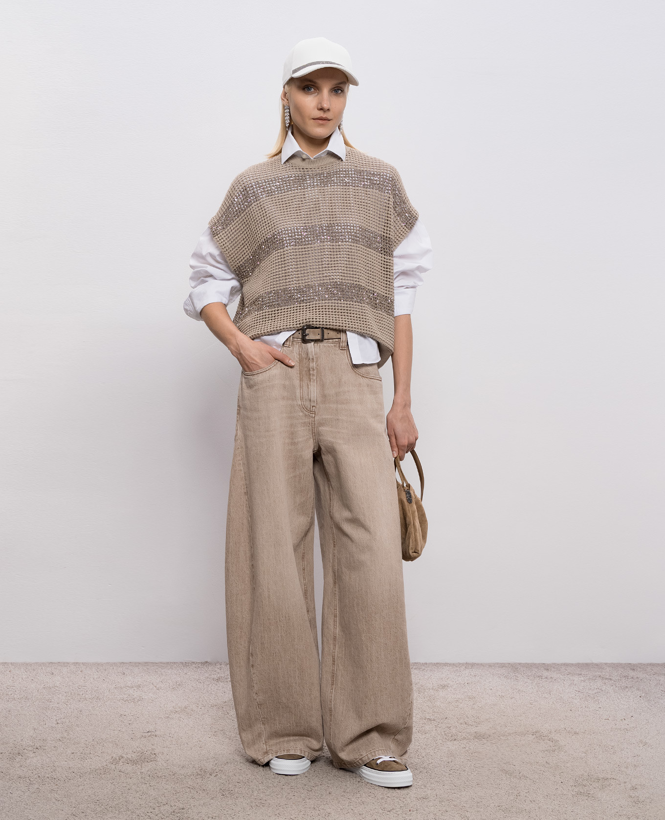 Beige palazzo pants with logo patch Brunello Cucinelli
Beige palazzo pants with logo patch Brunello Cucinelli