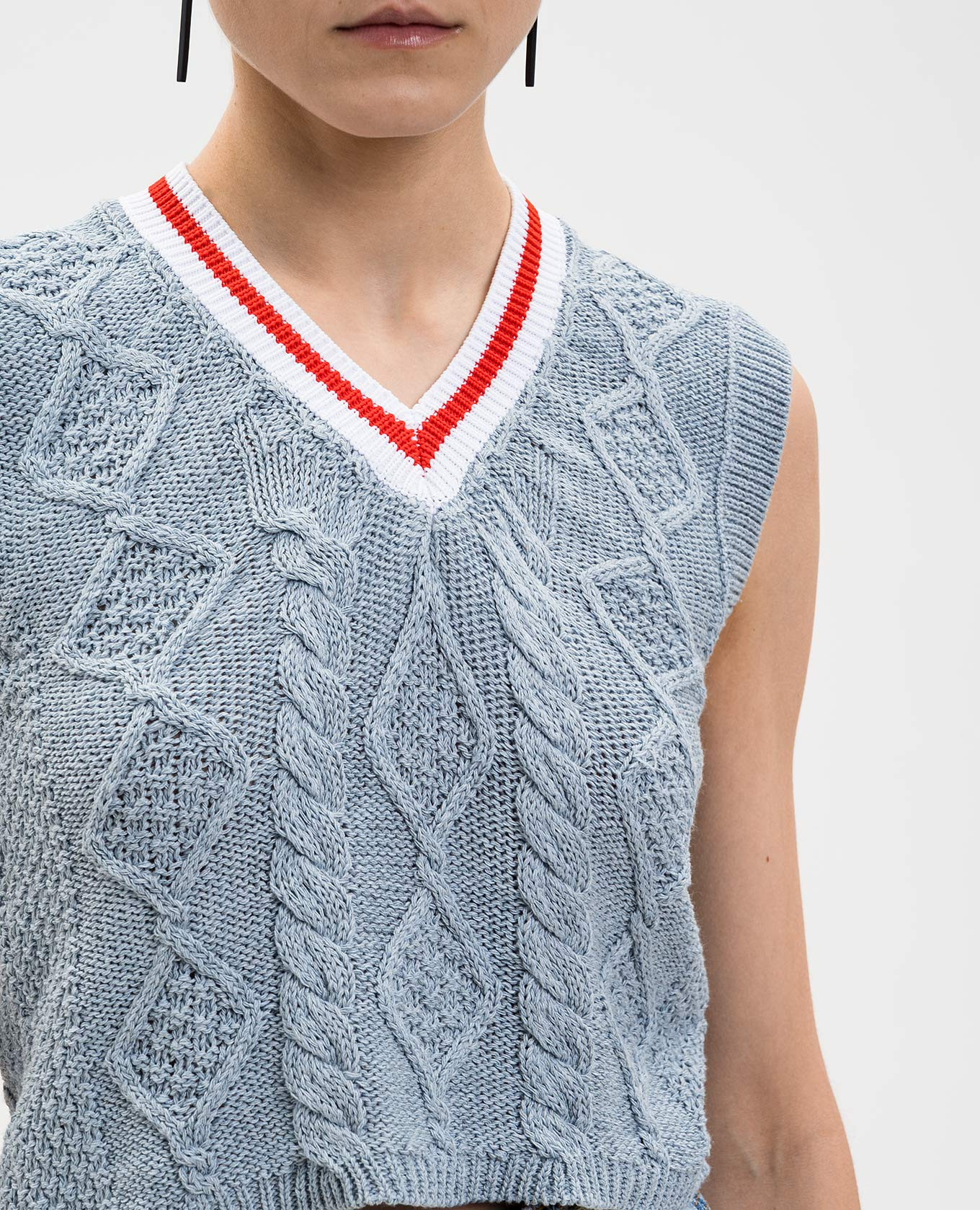 Gray vest with a fur pattern SSHEENA, Grey
Gray vest with a fur pattern SSHEENA, Grey