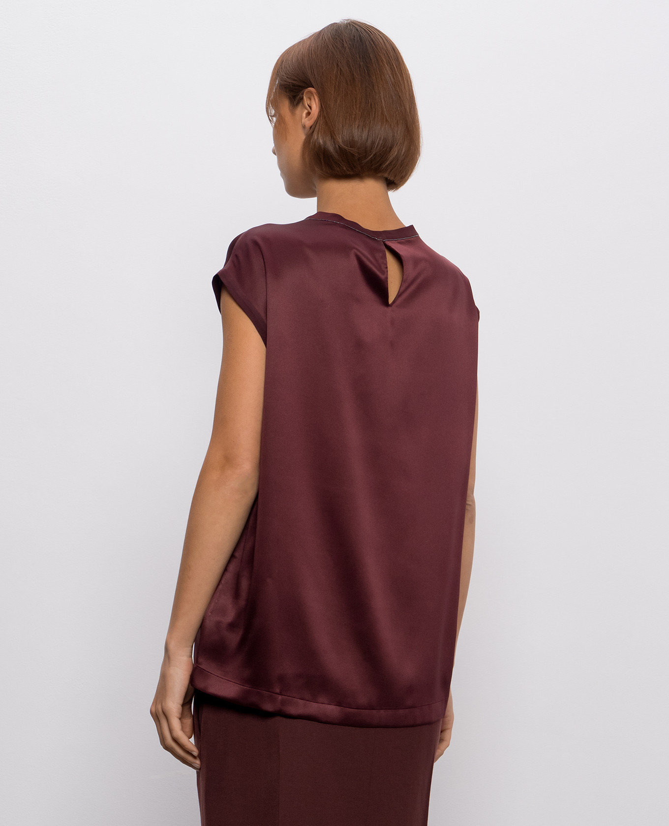 Burgundy silk top Brunello Cucinelli
Burgundy silk top Brunello Cucinelli