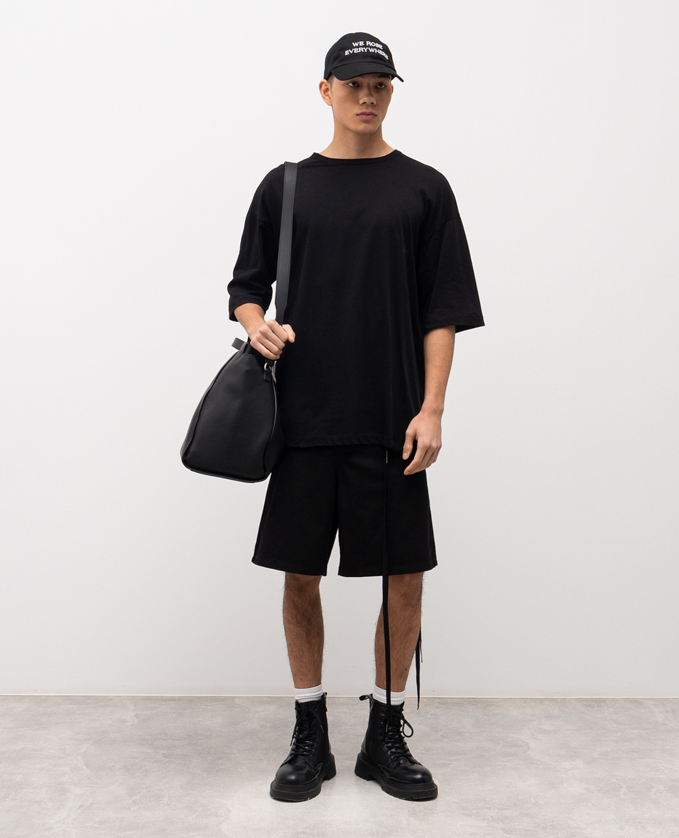 Black Narve Bermuda shorts Ann Demeulemeester
Black Narve Bermuda shorts Ann Demeulemeester