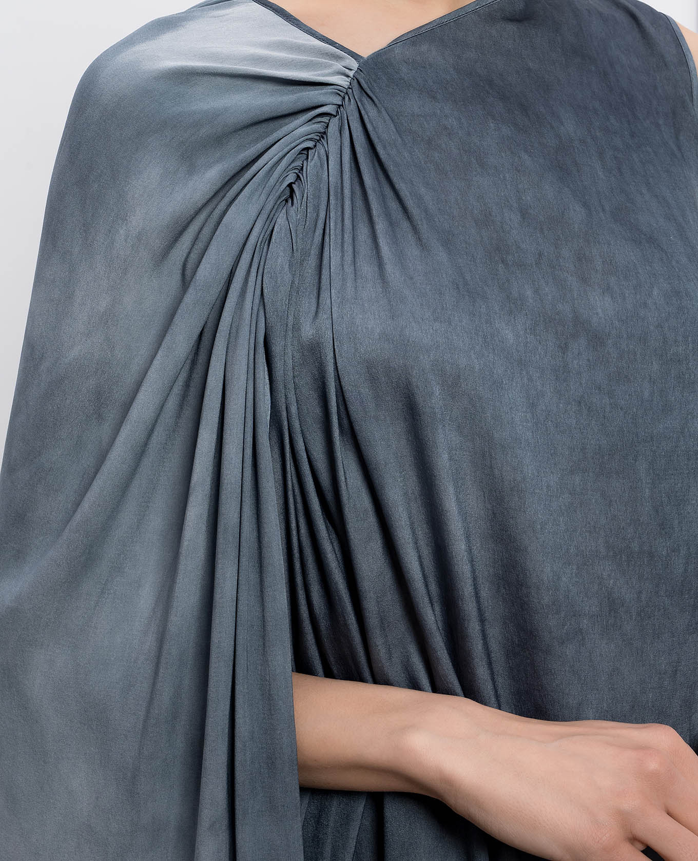 Blue dress with drapery UMA WANG, Light blue
Blue dress with drapery UMA WANG, Light blue